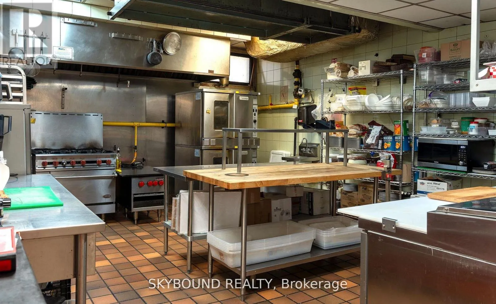 RETAIL UNIT - 1116 EGLINTON AVENUE W