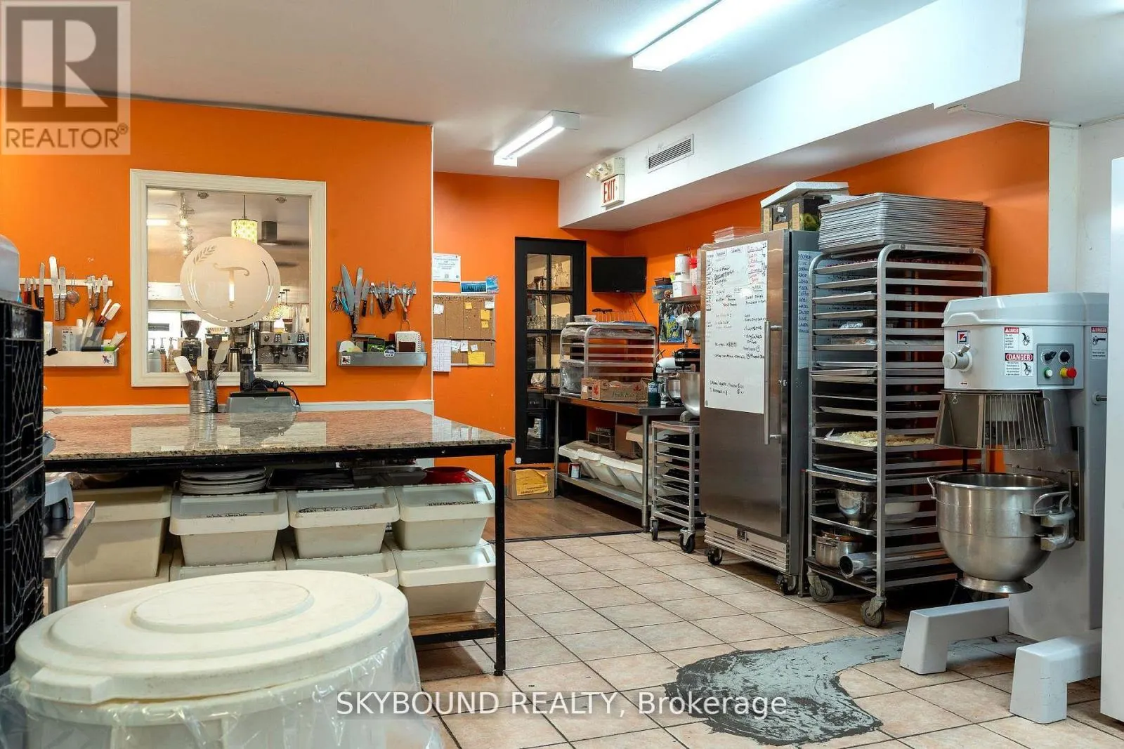RETAIL UNIT - 1116 EGLINTON AVENUE W