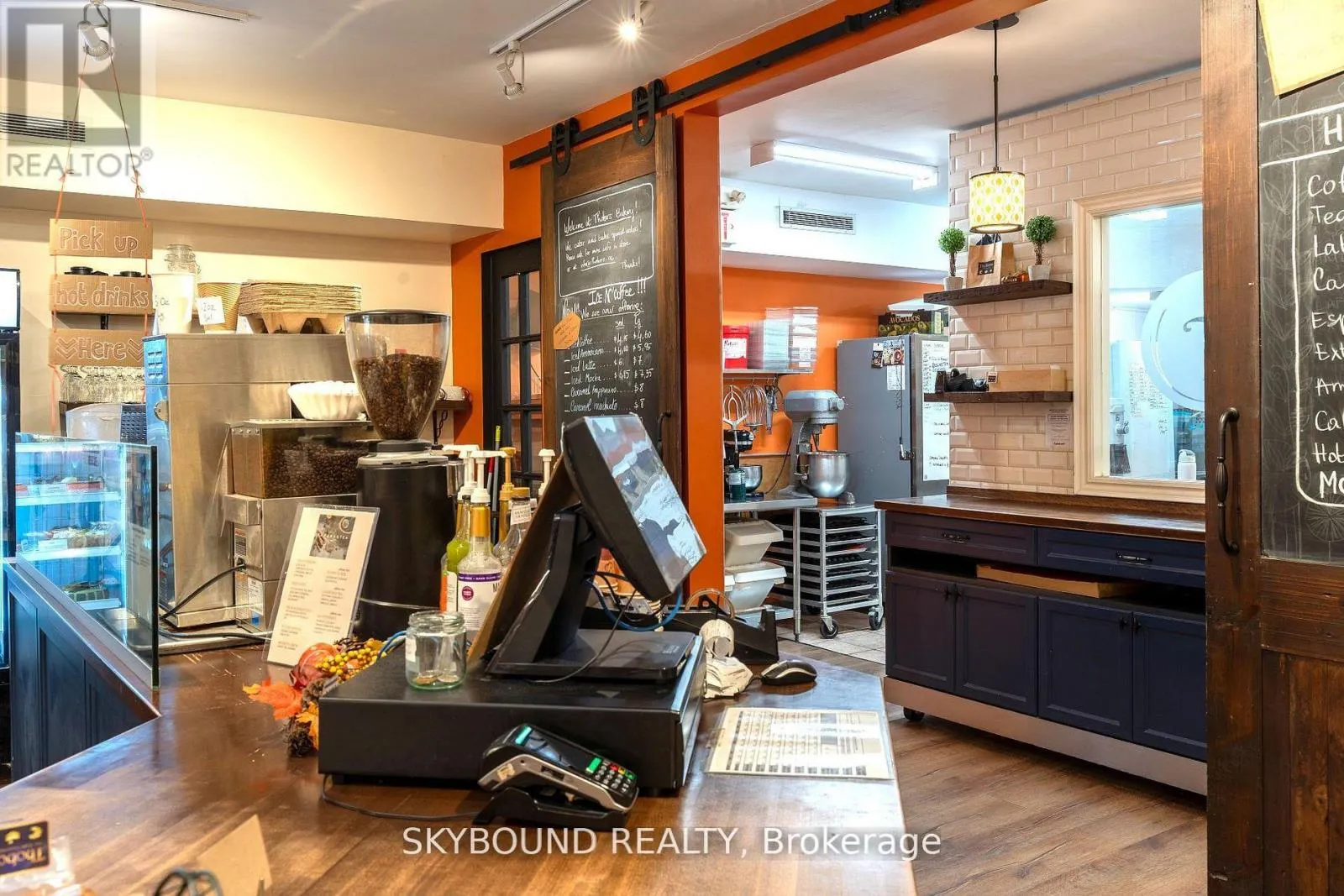 RETAIL UNIT - 1116 EGLINTON AVENUE W