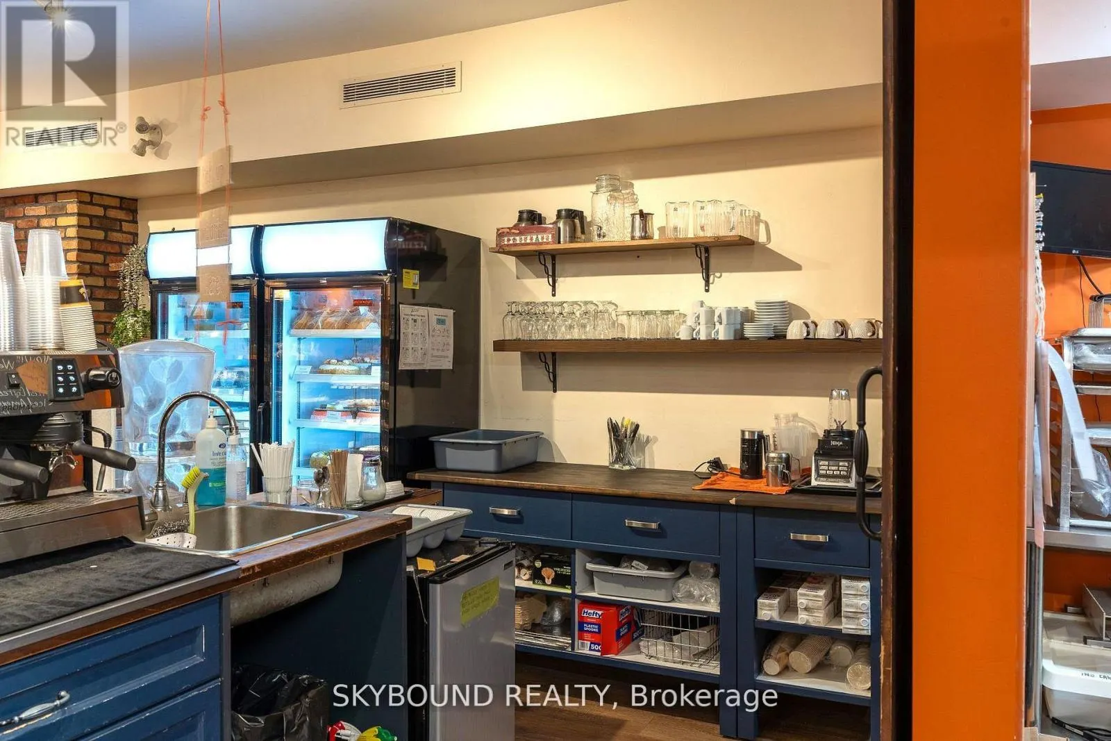 RETAIL UNIT - 1116 EGLINTON AVENUE W