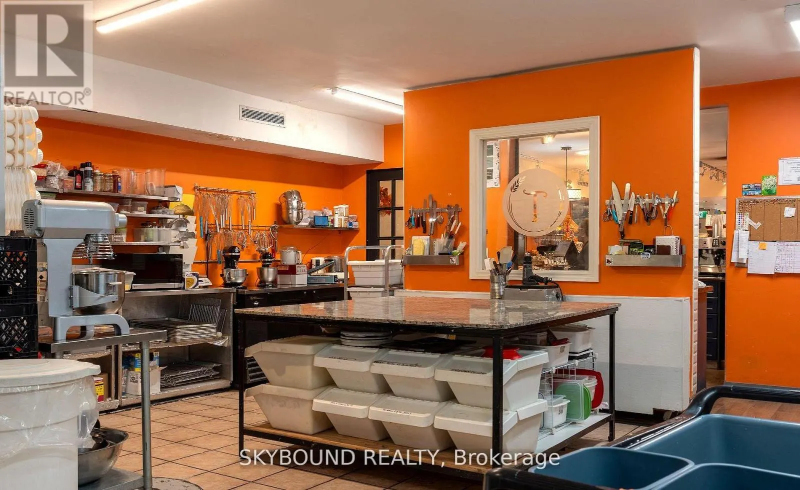 RETAIL UNIT - 1116 EGLINTON AVENUE W