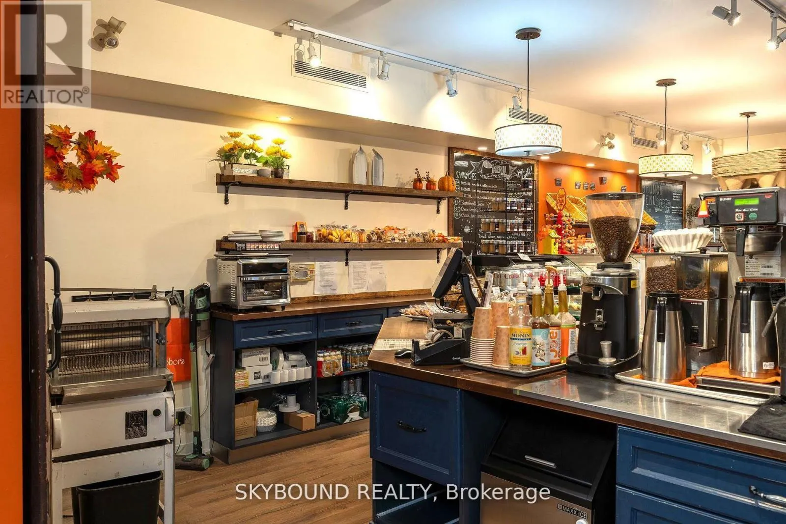RETAIL UNIT - 1116 EGLINTON AVENUE W