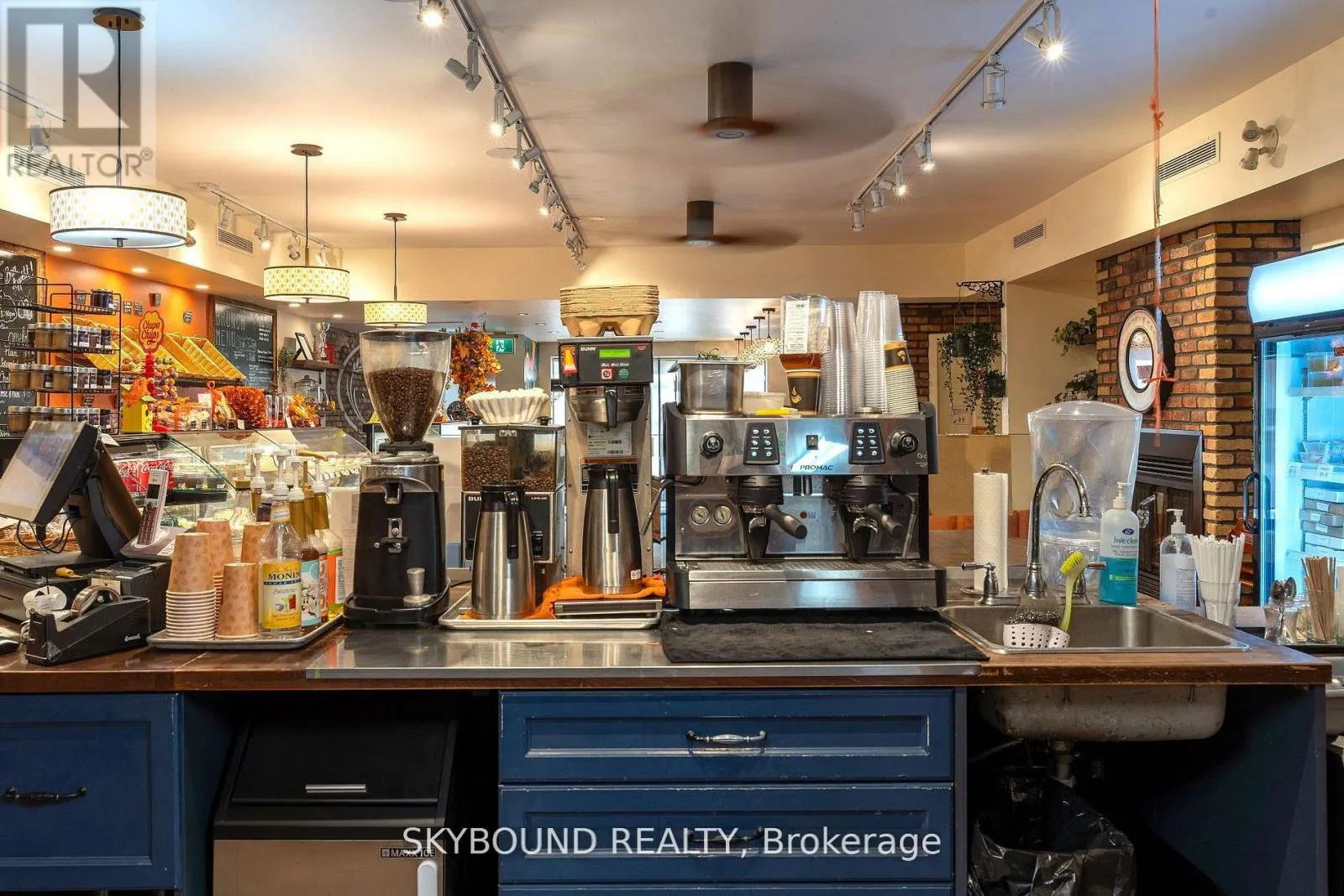 RETAIL UNIT - 1116 EGLINTON AVENUE W