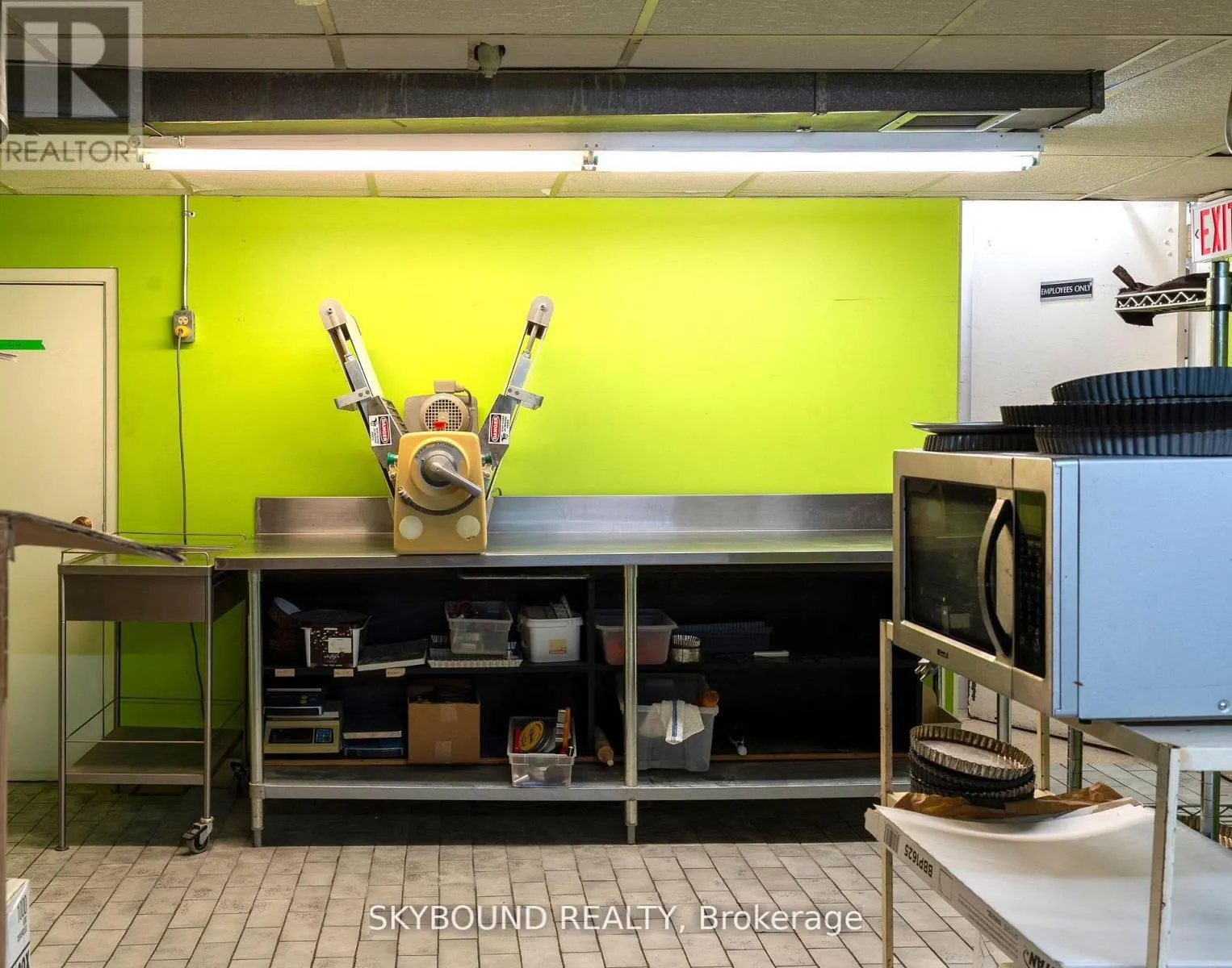 RETAIL UNIT - 1116 EGLINTON AVENUE W