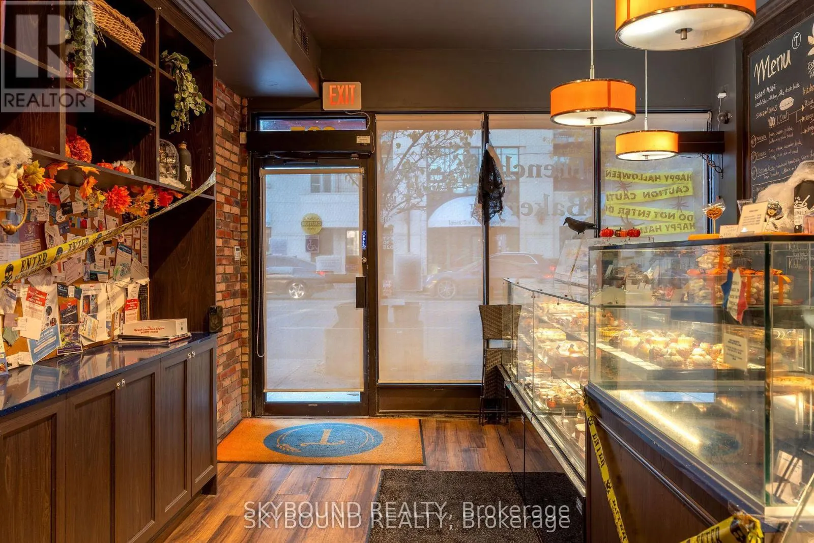 RETAIL AND UPPER - 627 MOUNT PLEASANT ROAD