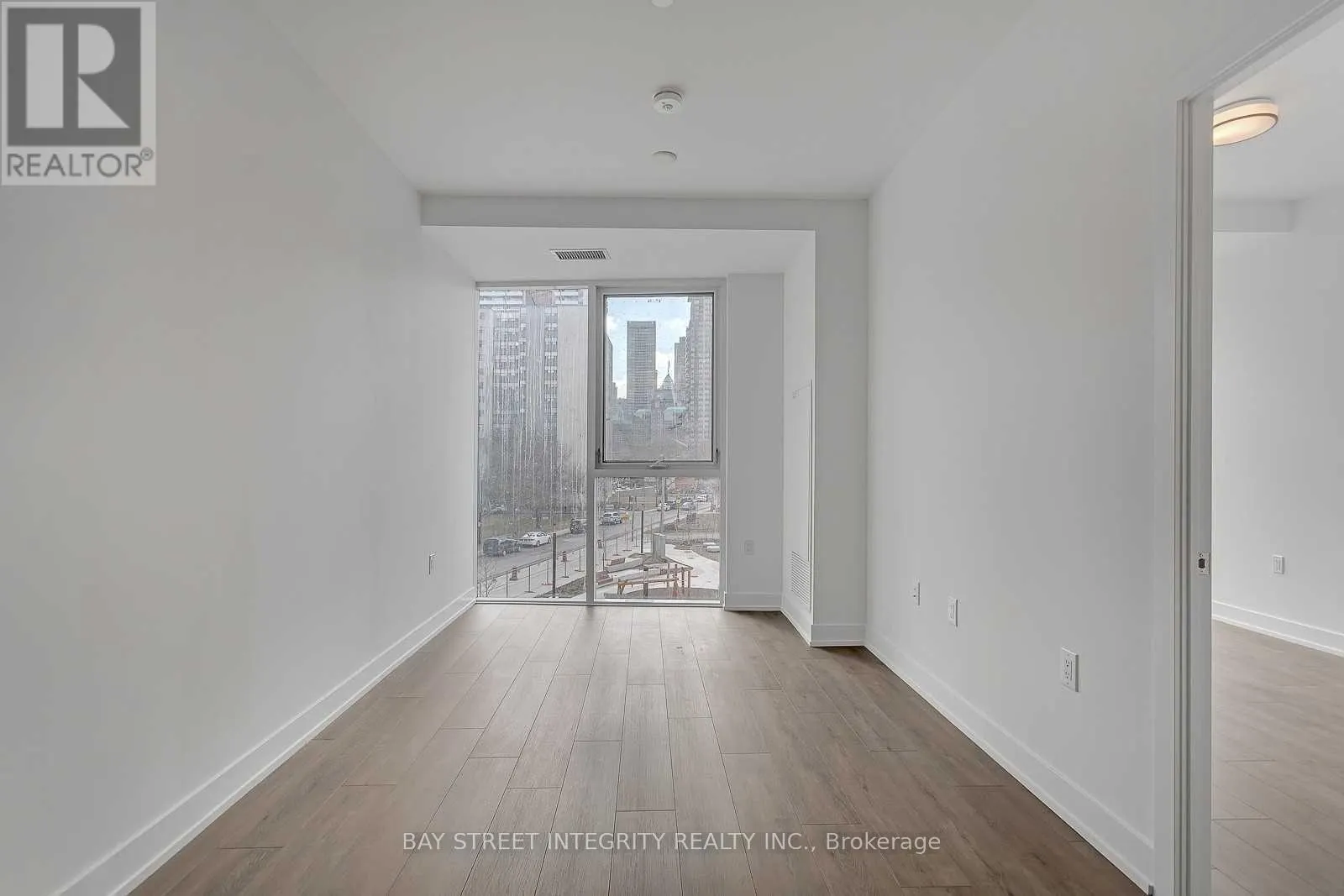 309 - 575 BLOOR STREET E