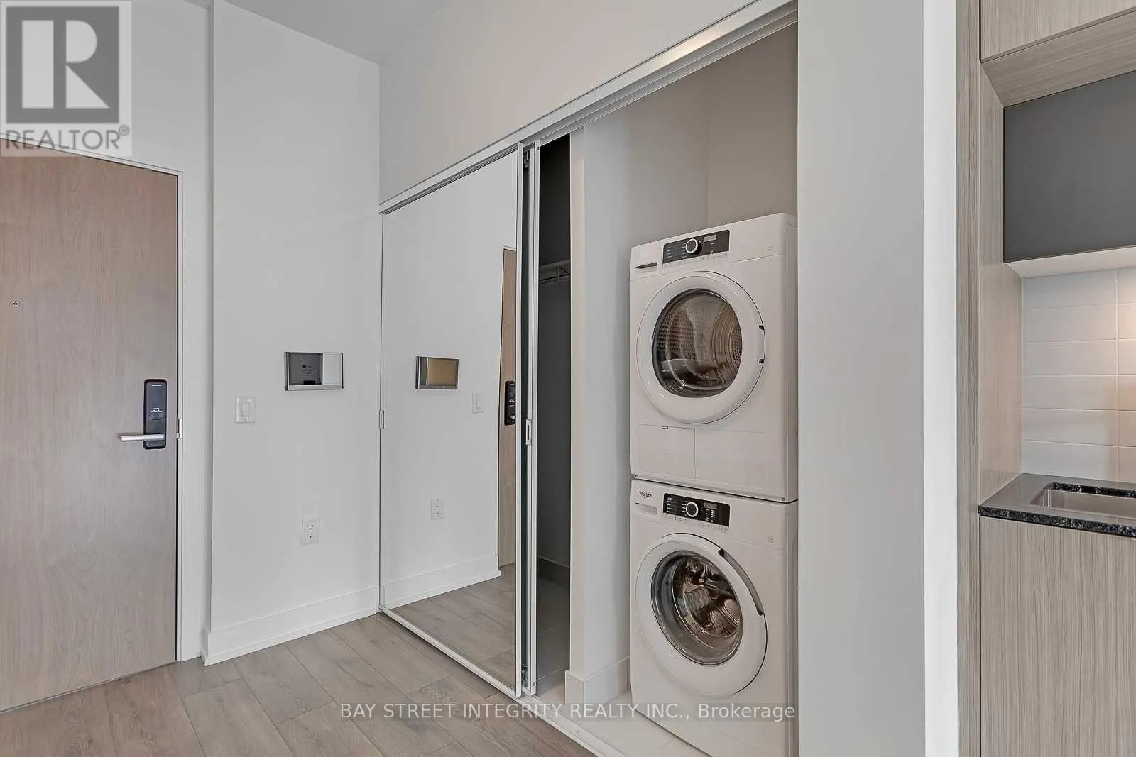 309 - 575 BLOOR STREET E