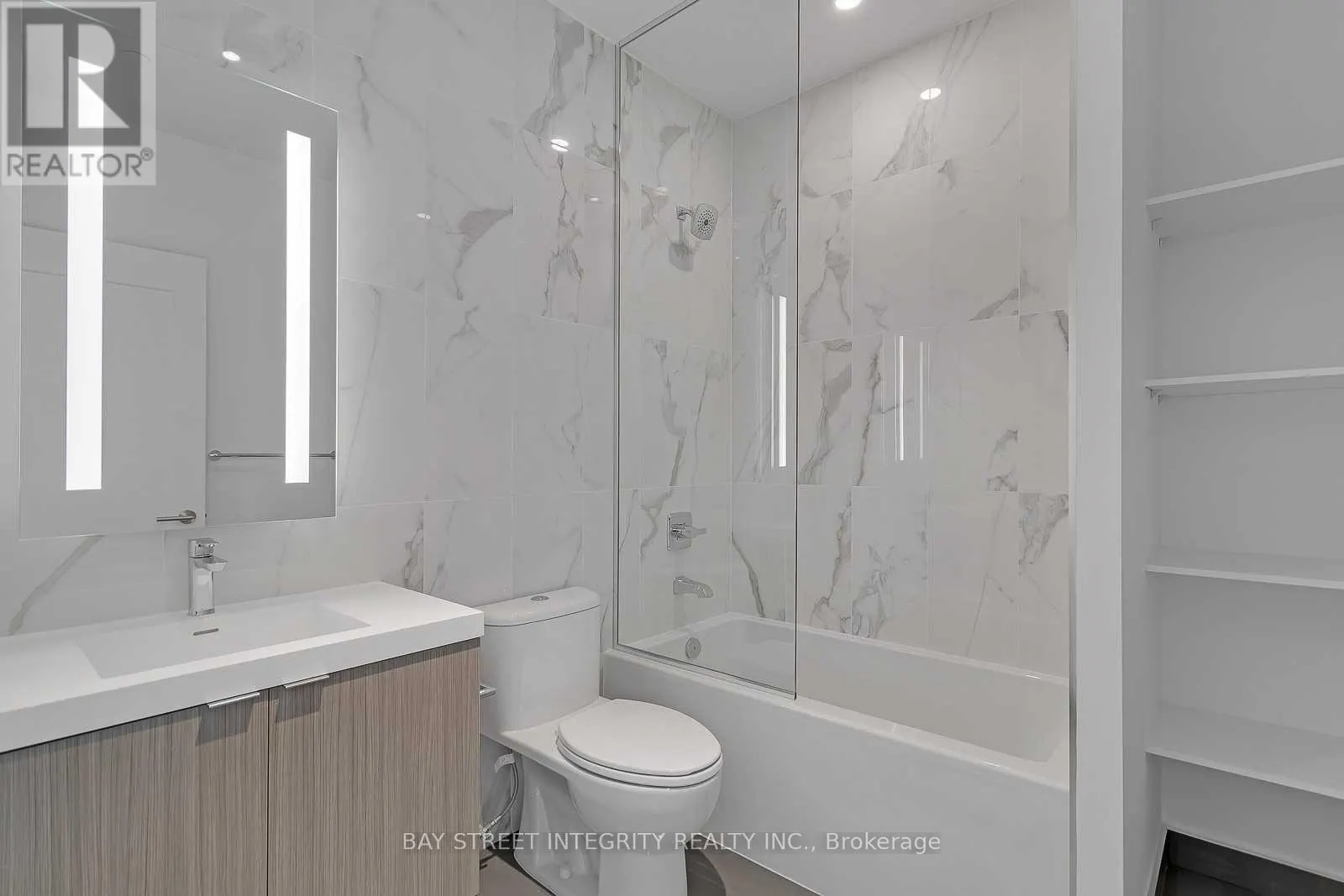 309 - 575 BLOOR STREET E