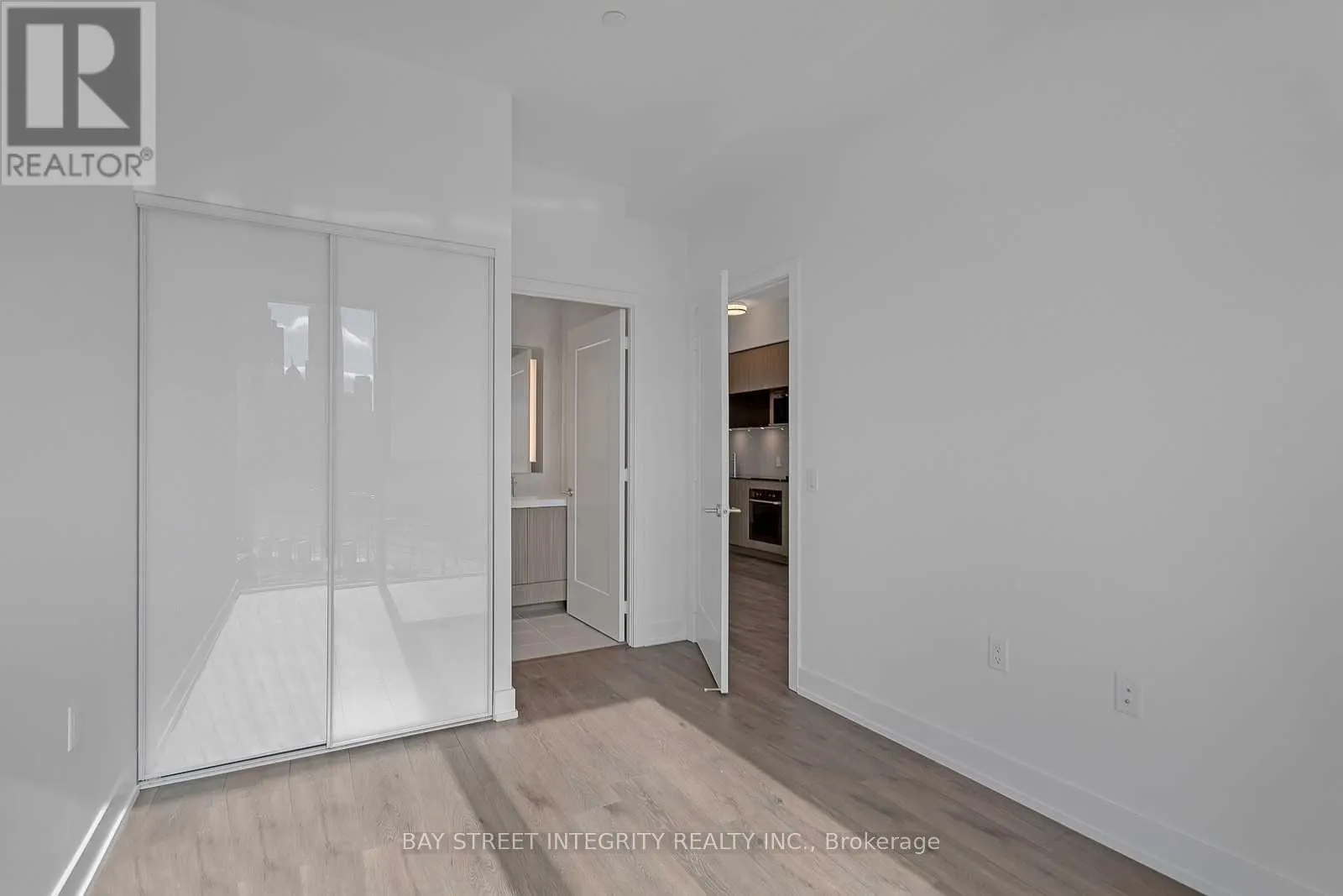 309 - 575 BLOOR STREET E
