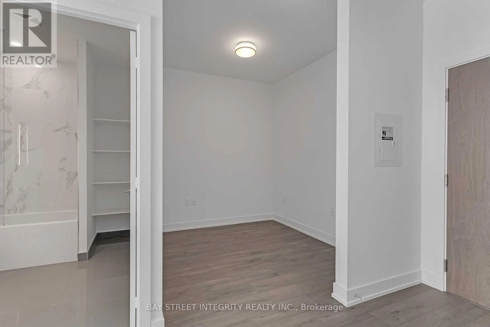 309 - 575 BLOOR STREET E