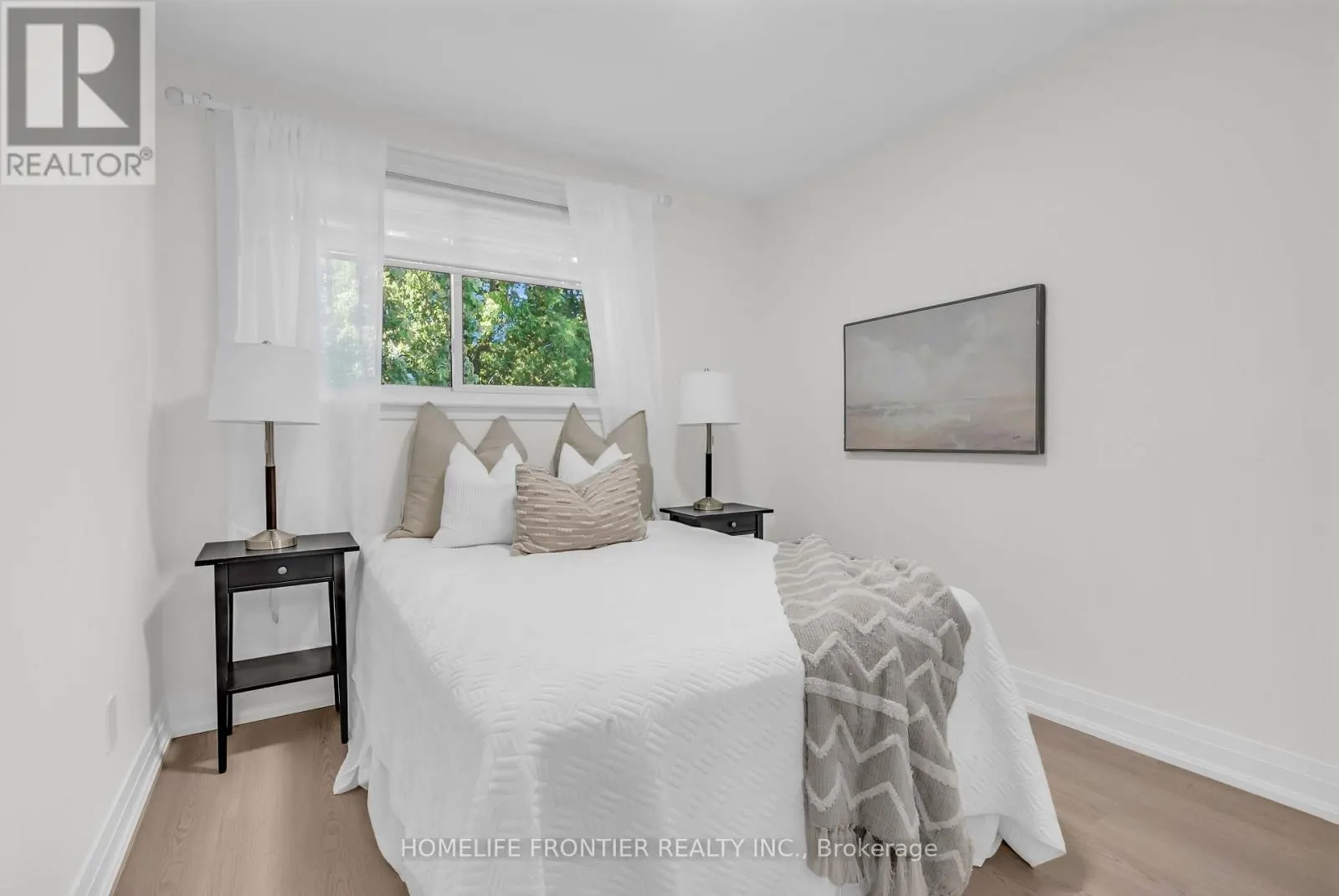 61 SUNDIAL CRESCENT
