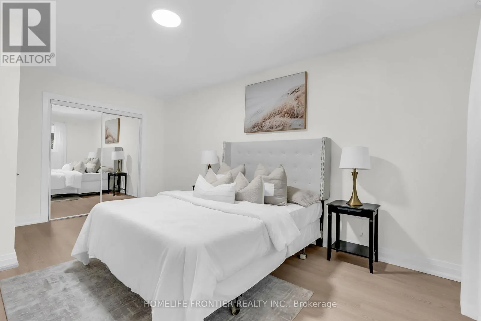 61 SUNDIAL CRESCENT