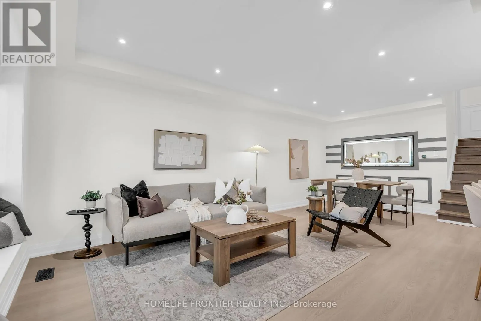 61 SUNDIAL CRESCENT