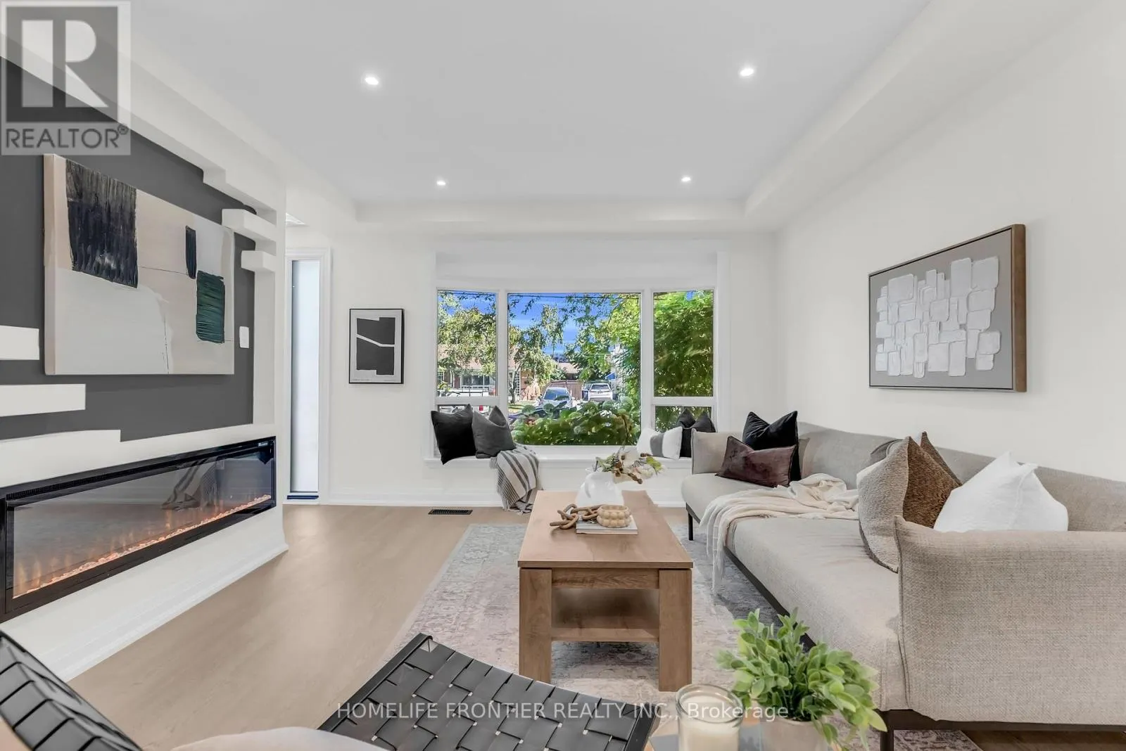 61 SUNDIAL CRESCENT