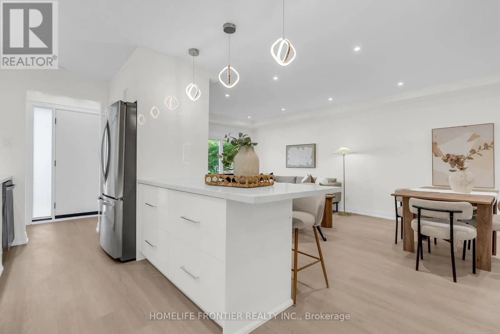 61 SUNDIAL CRESCENT
