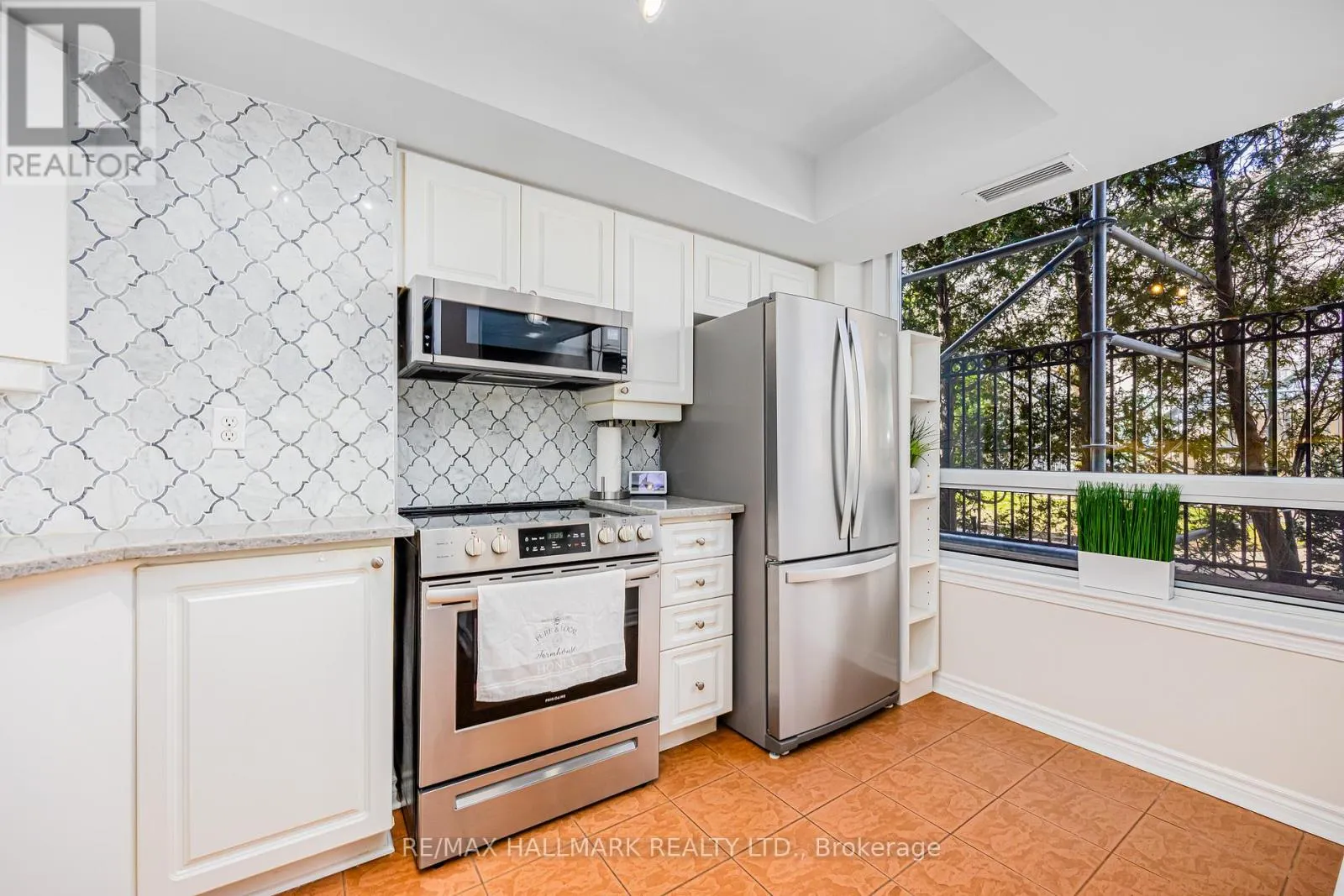 112 - 3 REAN DRIVE
