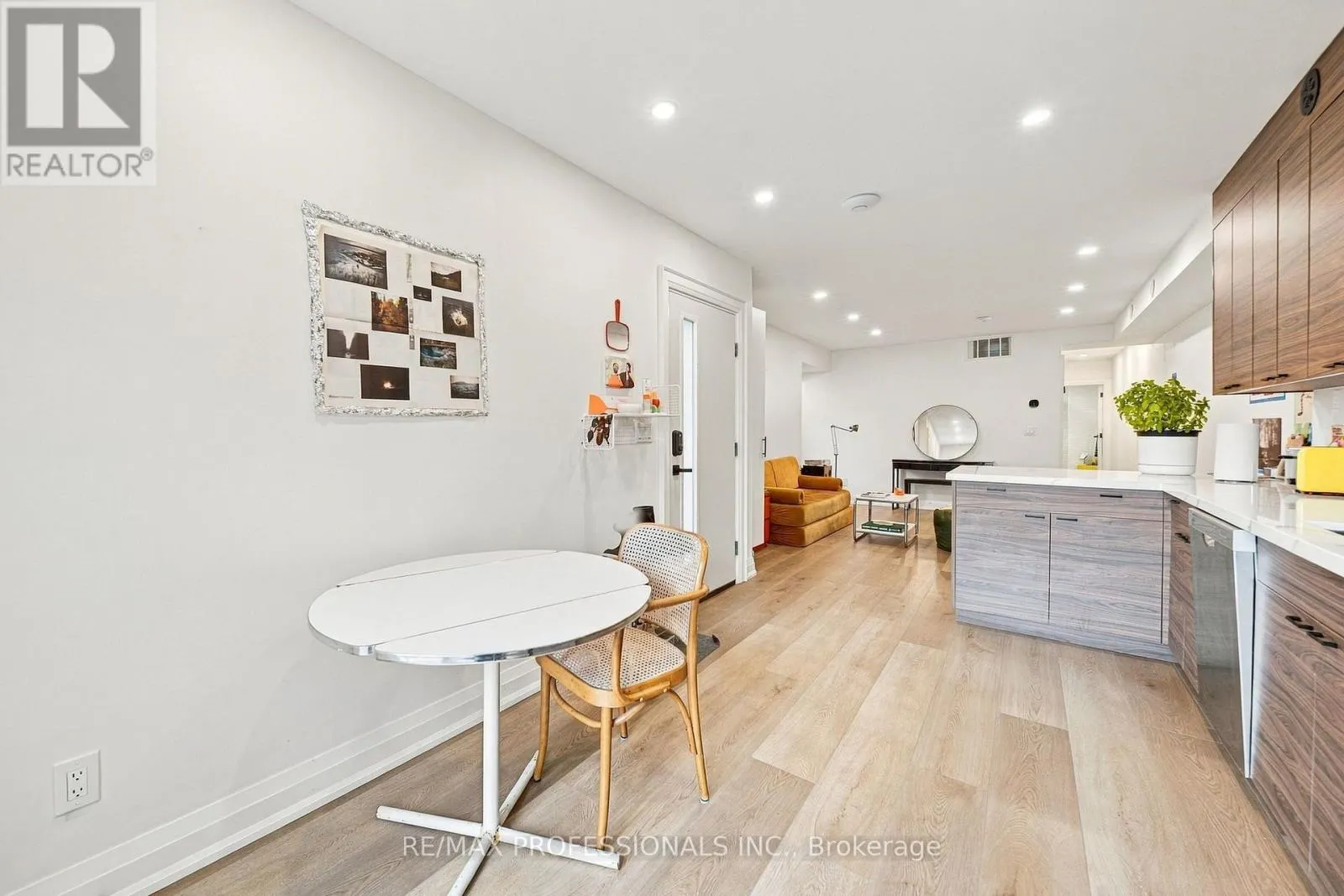 2ND FLR - 134 ARGYLE STREET