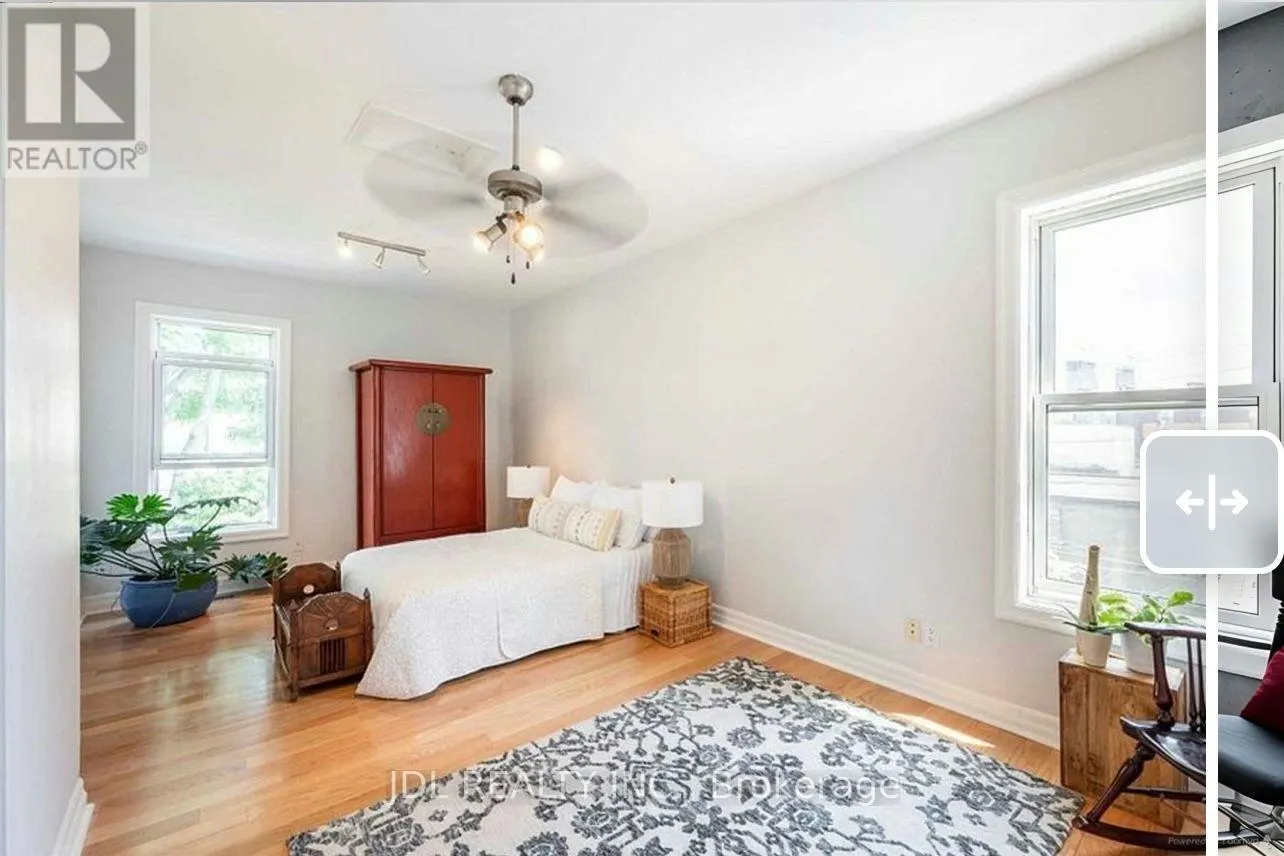LARGE BEDROOM 2ND FLOOR - 137 DENISON AVE AVENUE