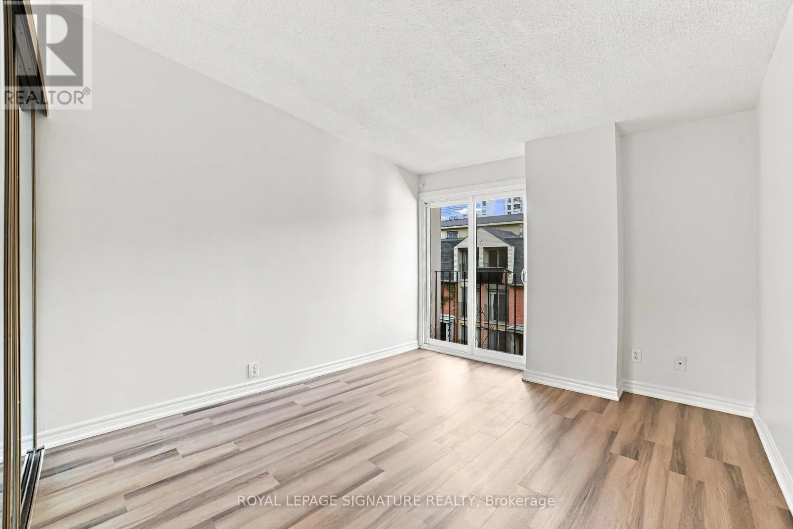 18 - 325 JARVIS STREET
