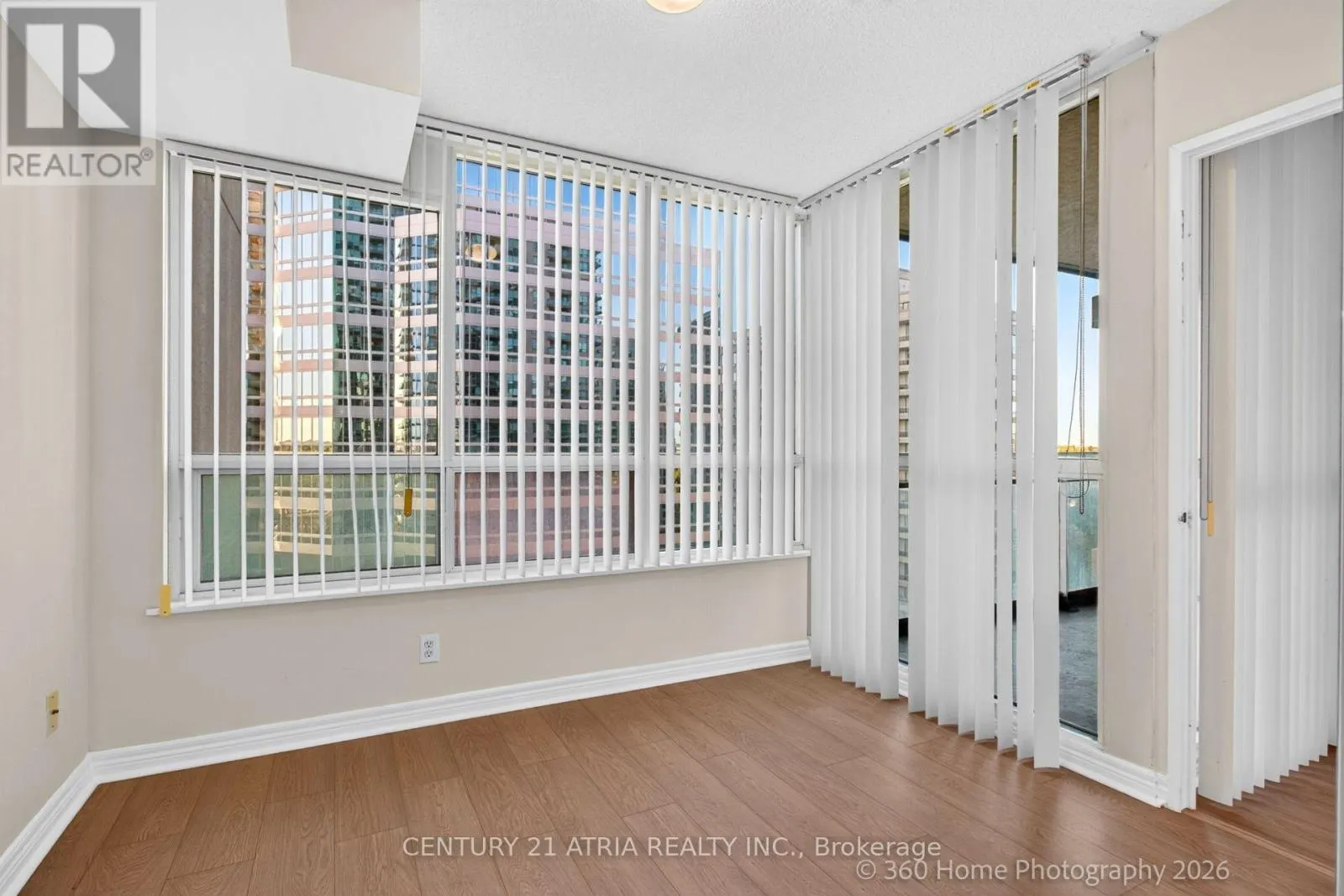 1115 - 18 PARKVIEW AVENUE