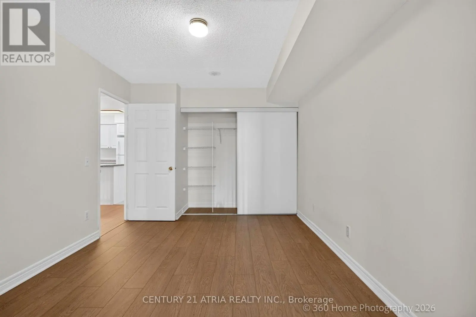 1115 - 18 PARKVIEW AVENUE