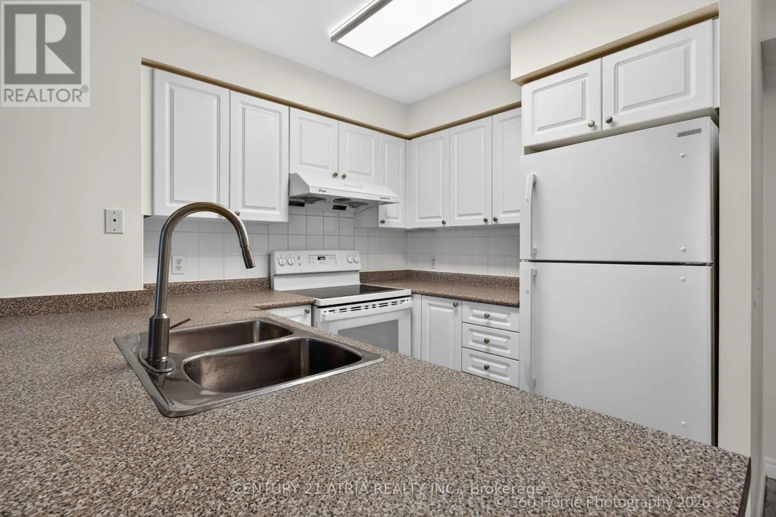 1115 - 18 PARKVIEW AVENUE