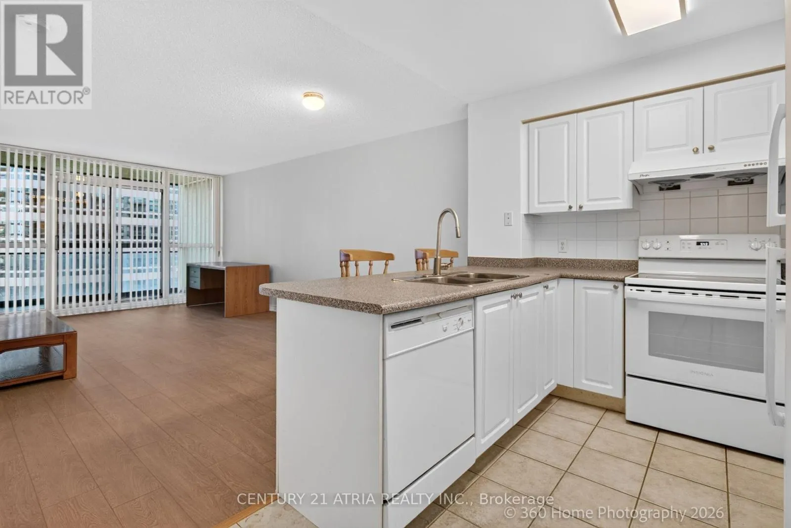 1115 - 18 PARKVIEW AVENUE
