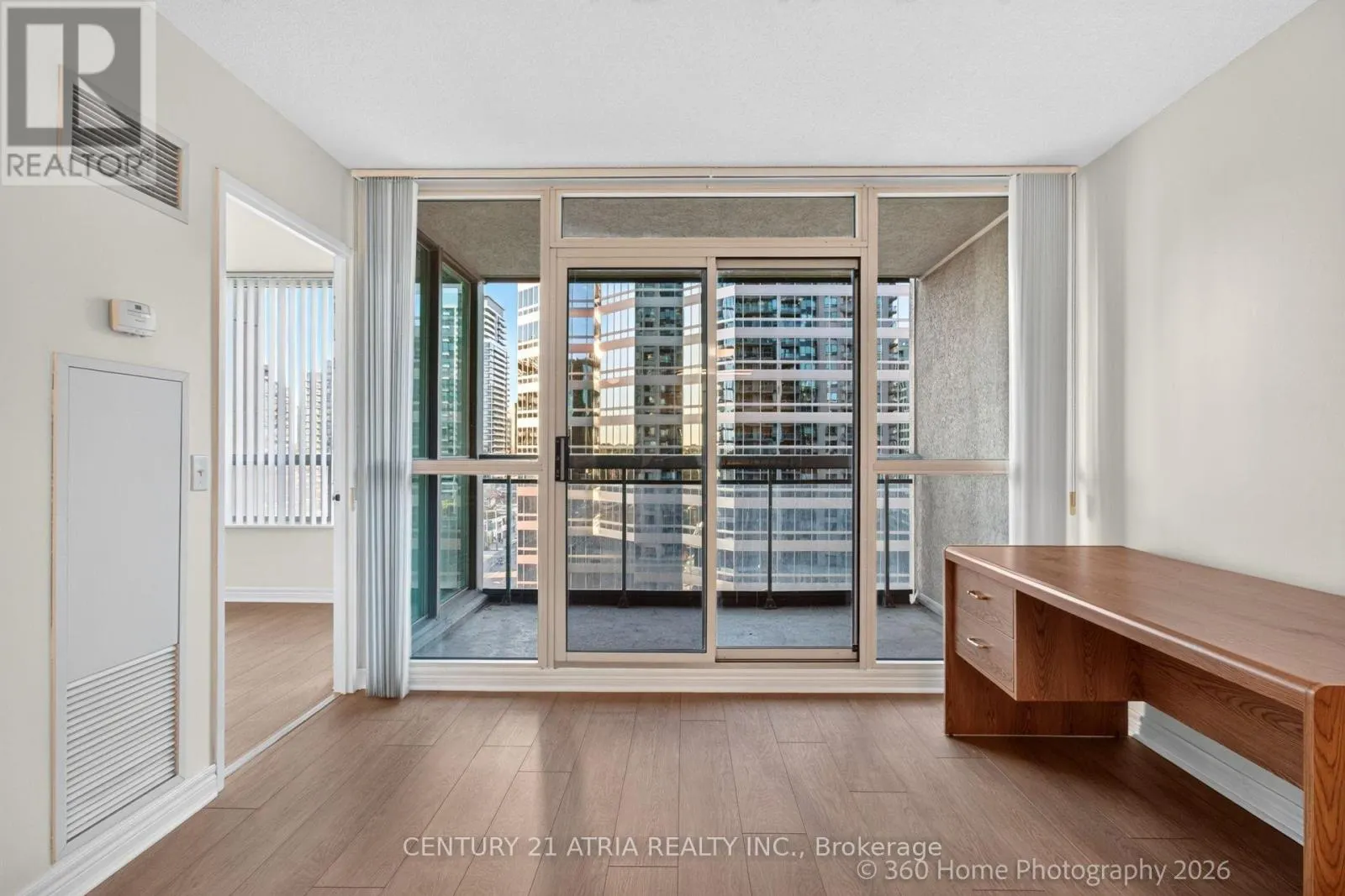 1115 - 18 PARKVIEW AVENUE