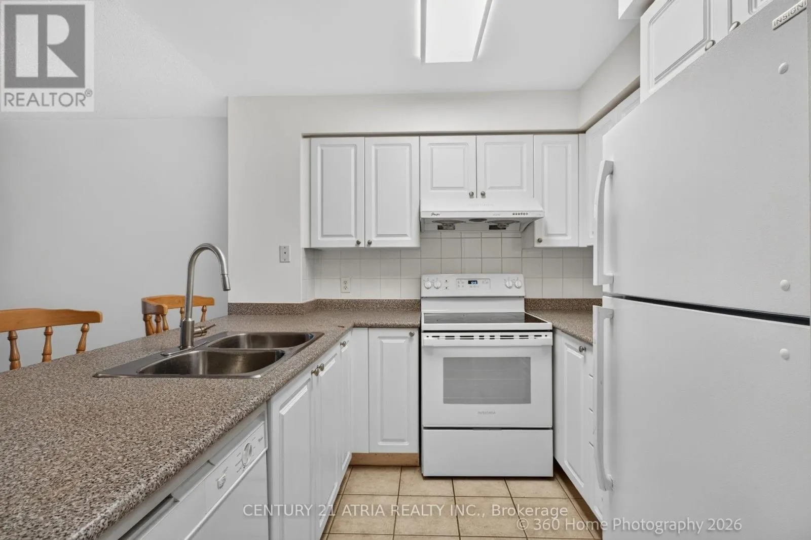 1115 - 18 PARKVIEW AVENUE