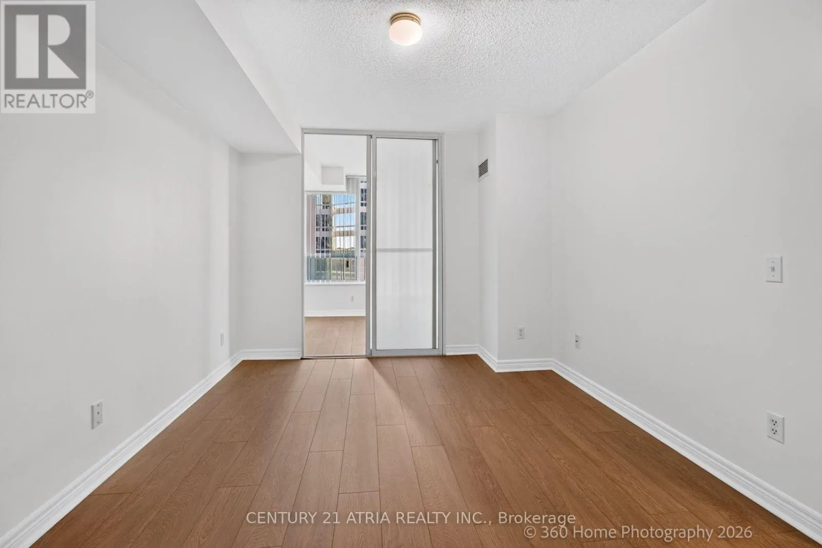 1115 - 18 PARKVIEW AVENUE