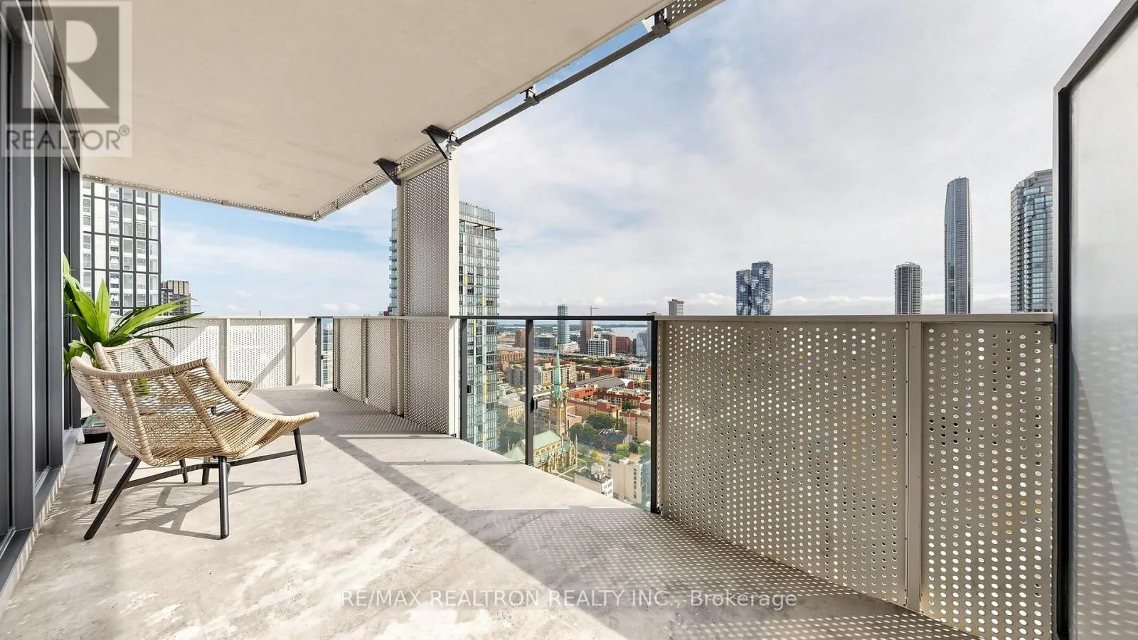 3403 - 20 LOMBARD STREET