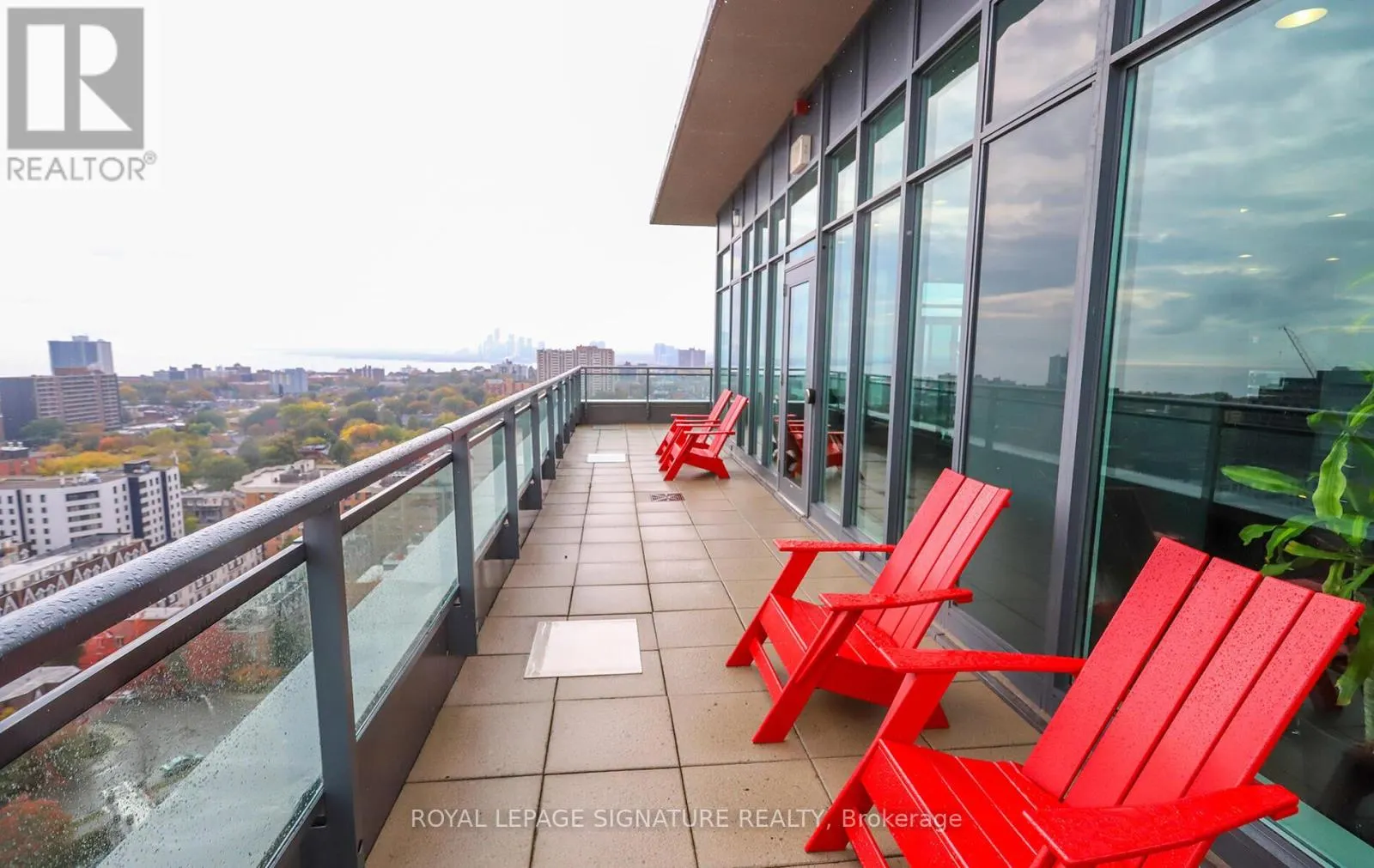612 - 1171 QUEEN STREET W