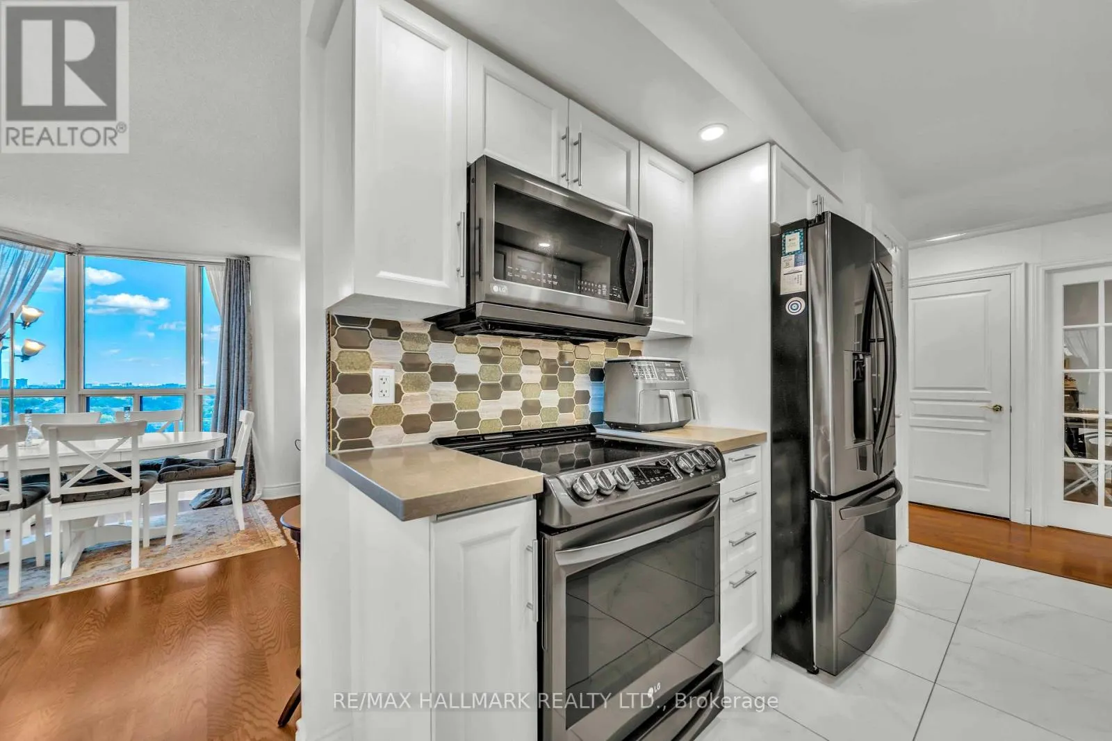 1812 - 10 NORTHTOWN WAY