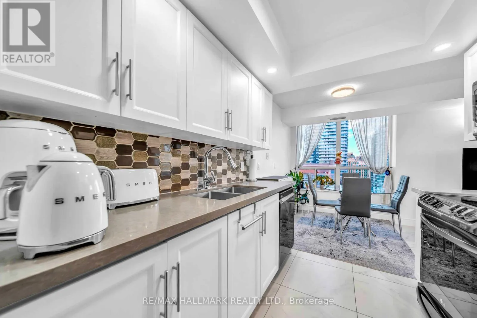 1812 - 10 NORTHTOWN WAY