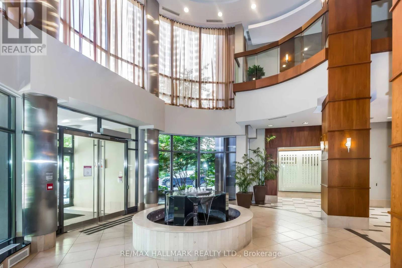 1812 - 10 NORTHTOWN WAY