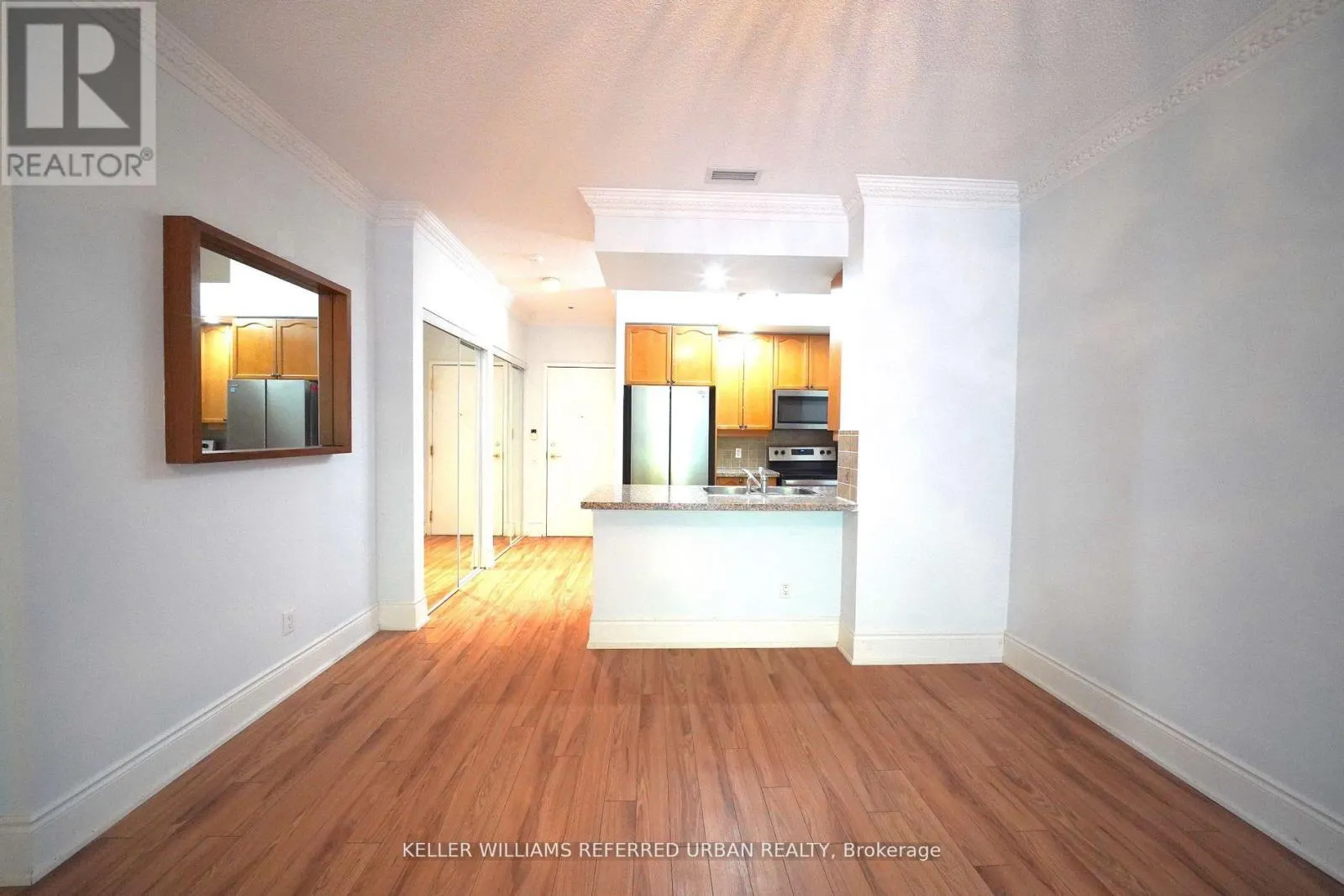 212 - 10 NORTHTOWN WAY