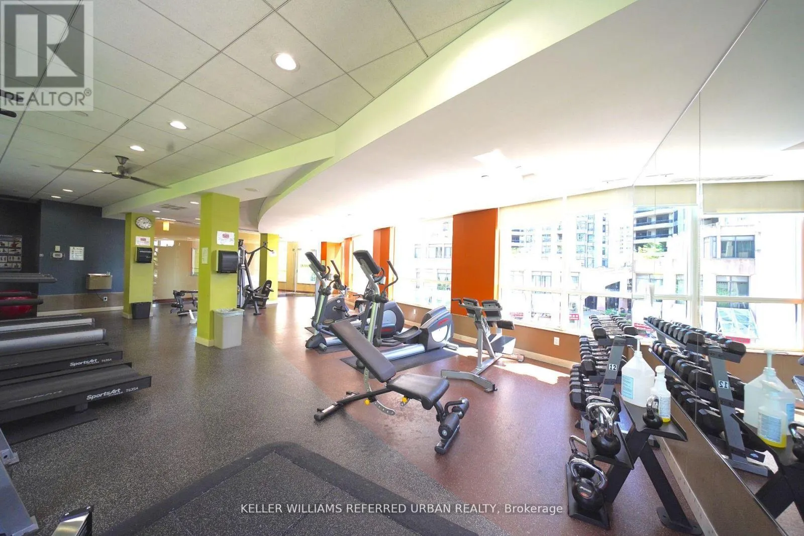 212 - 10 NORTHTOWN WAY