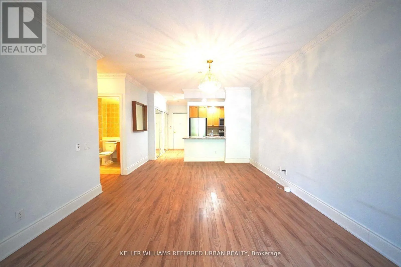 212 - 10 NORTHTOWN WAY
