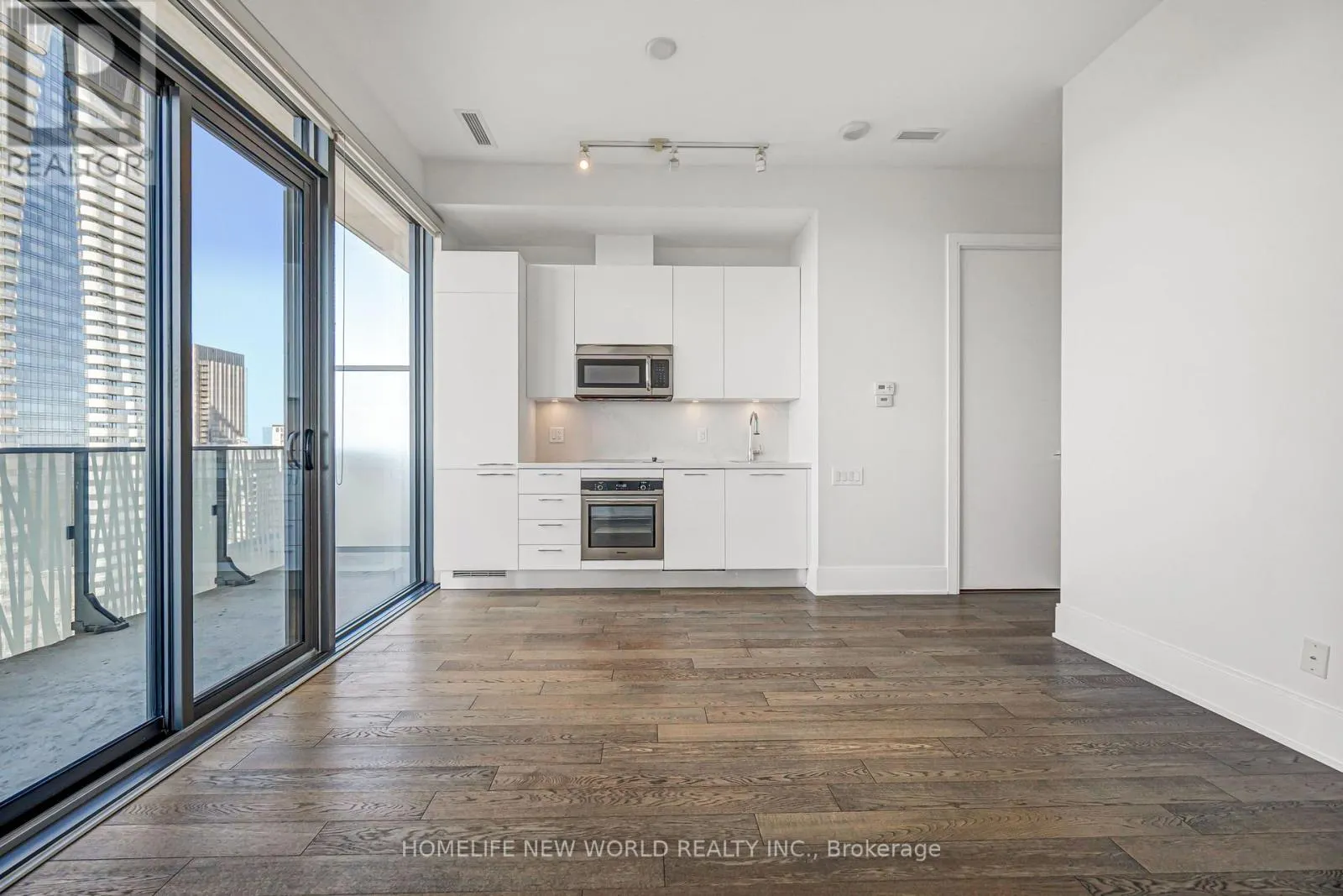 5603 - 42 CHARLES STREET E