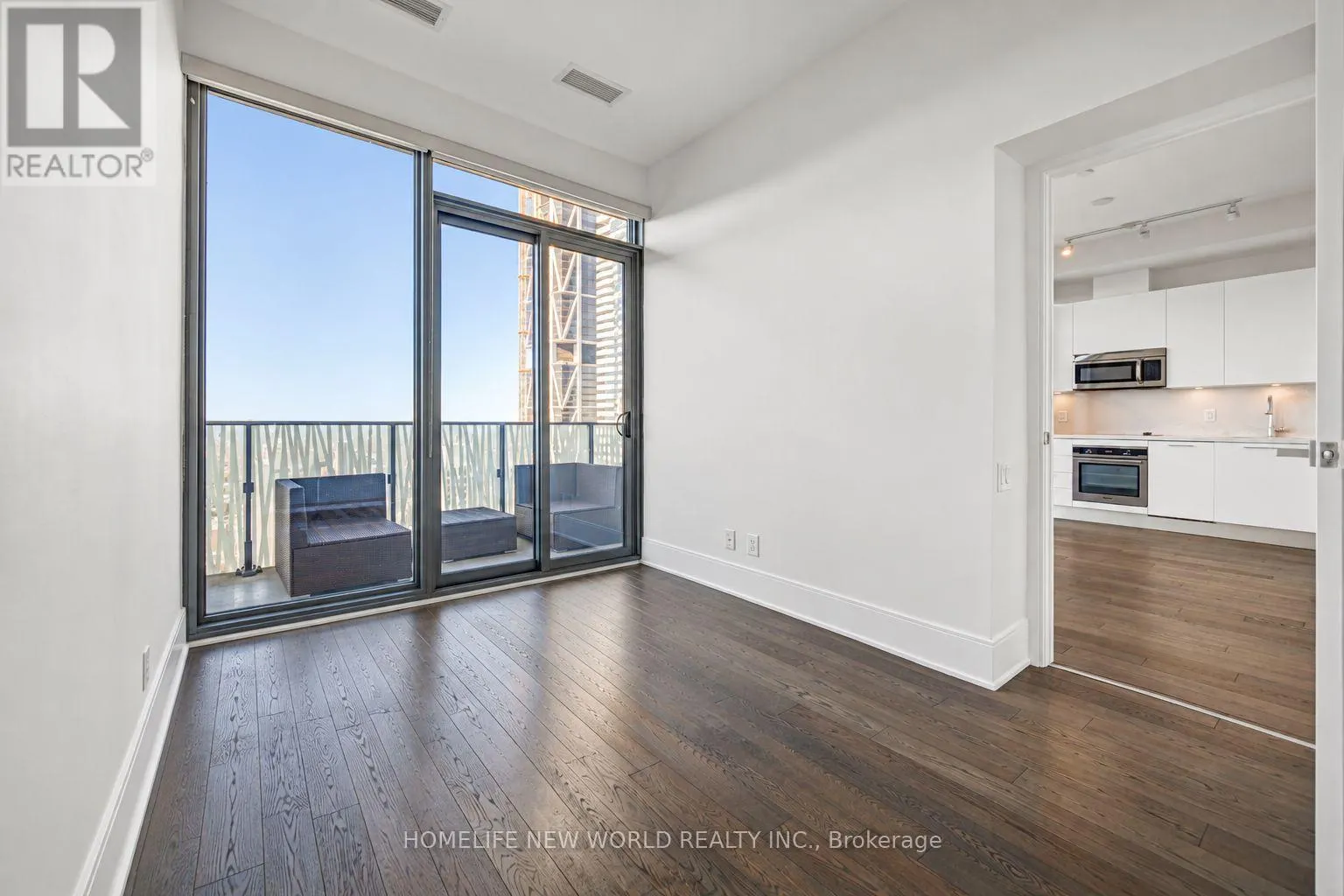 5603 - 42 CHARLES STREET E