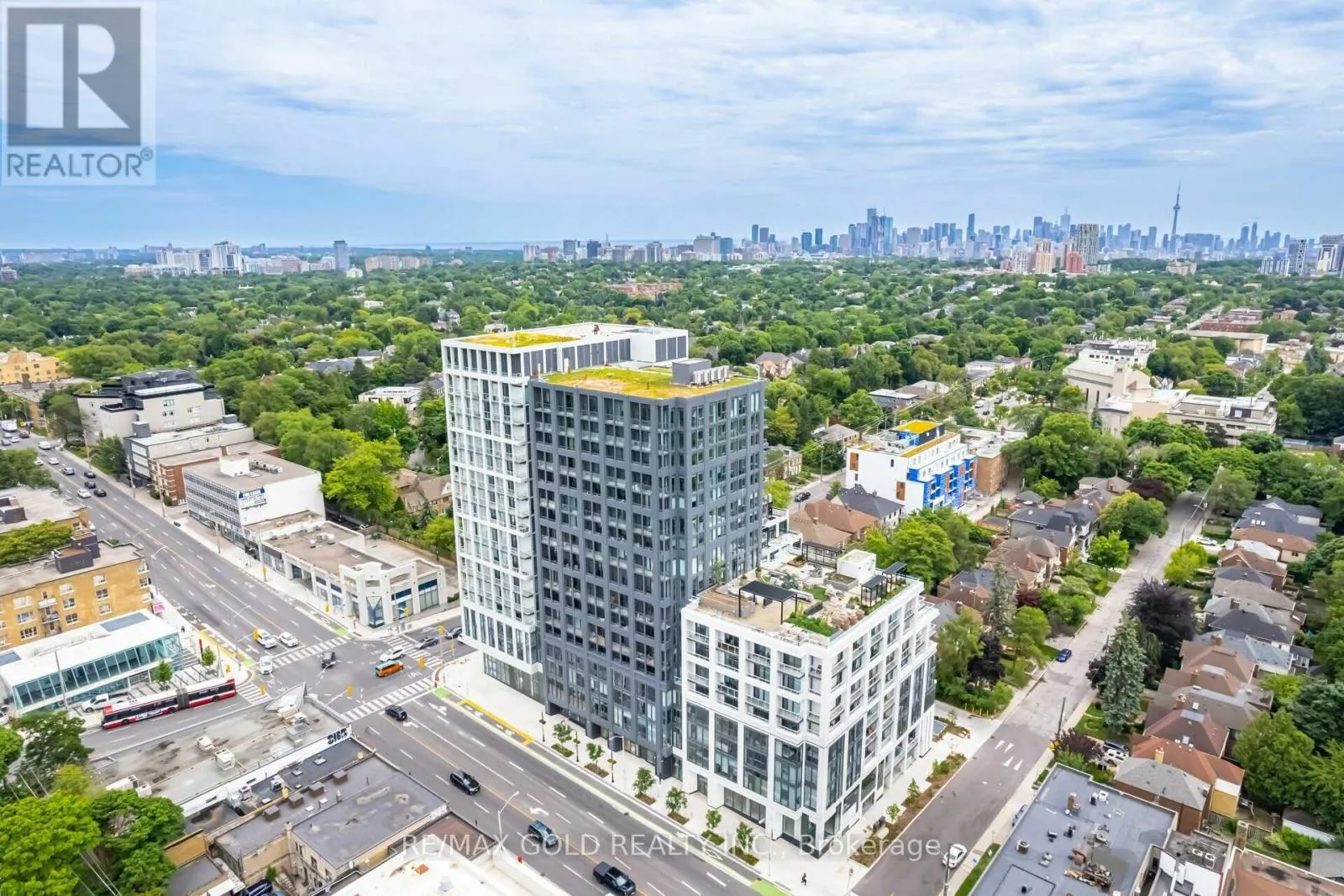 216 - 2020 BATHURST STREET