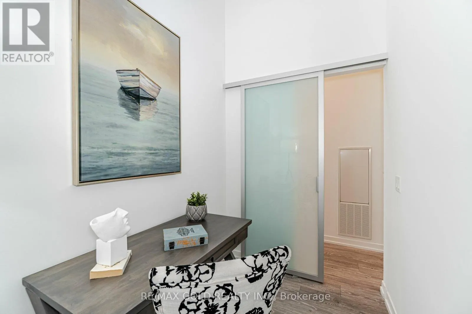 216 - 2020 BATHURST STREET