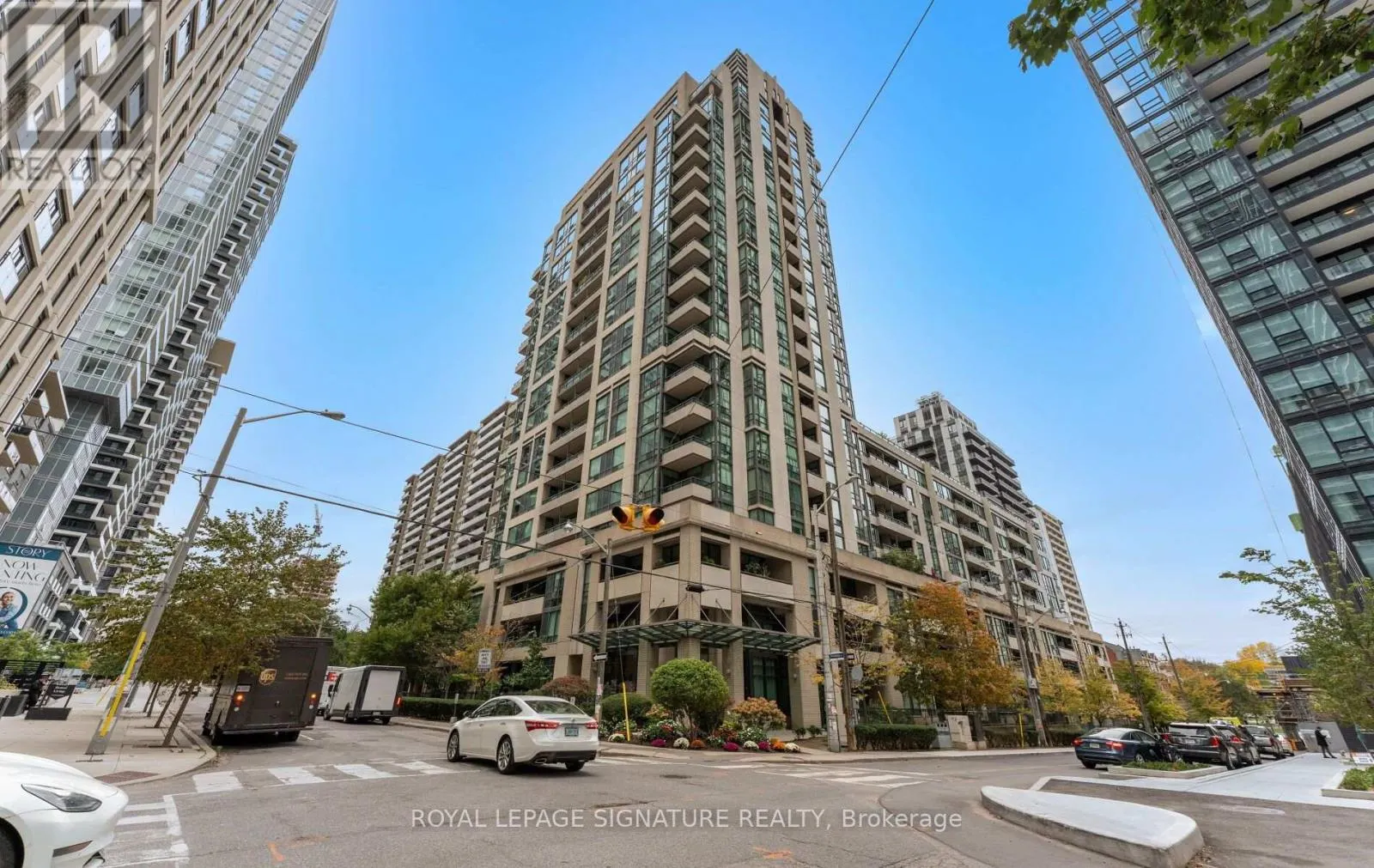 206 - 88 BROADWAY AVENUE