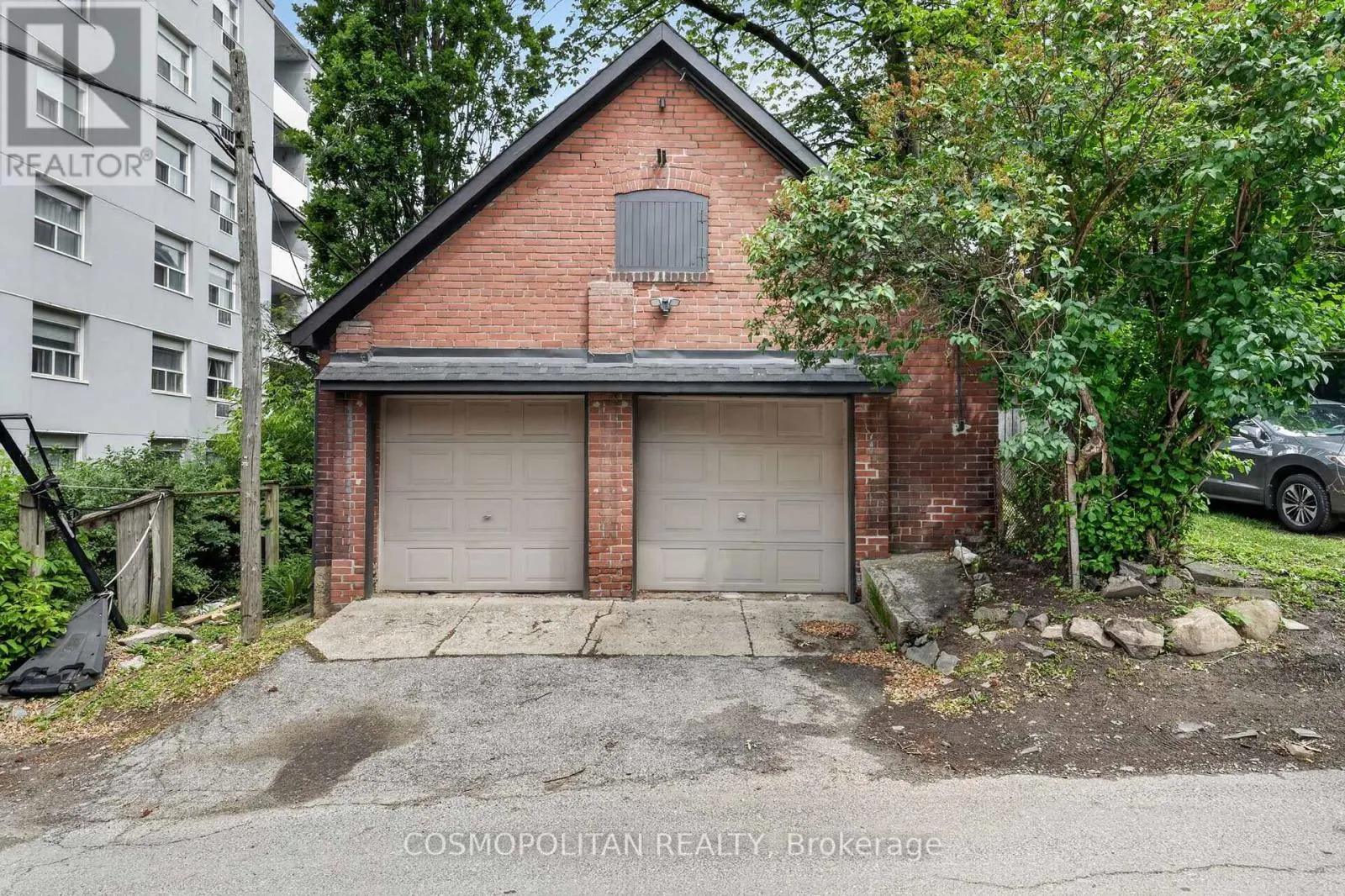 380 SPADINA ROAD