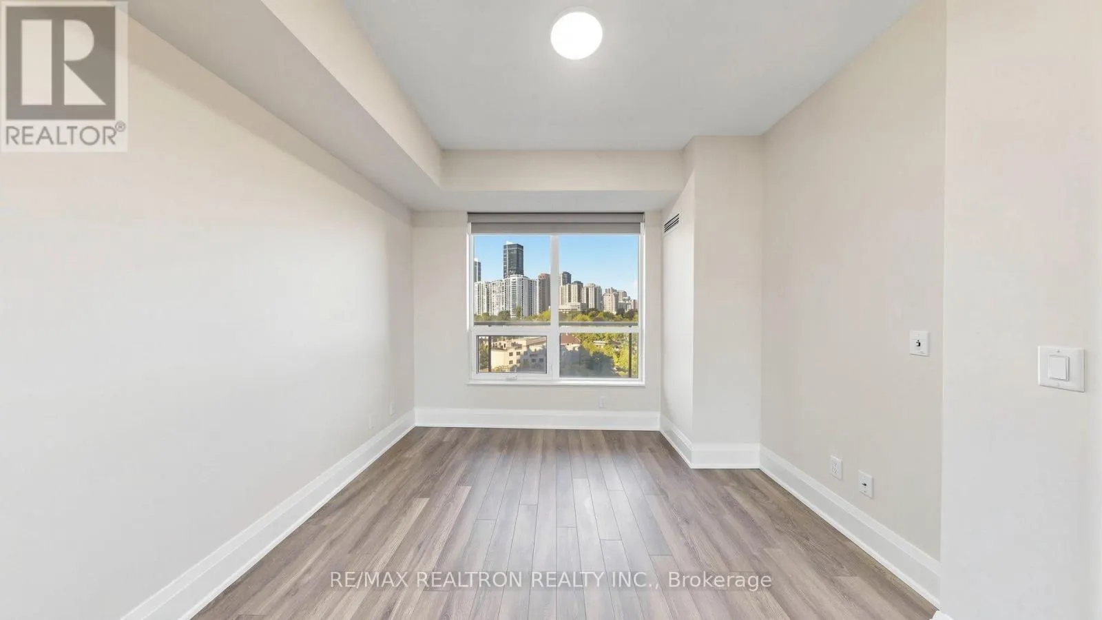818 - 100 HARRISON GARDEN BOULEVARD
