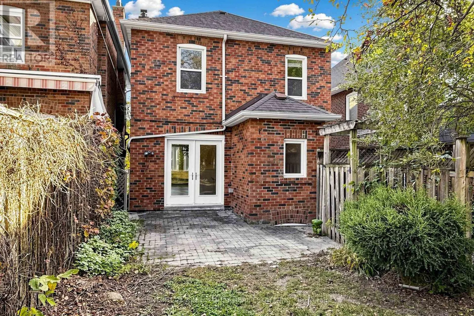 32 CRESTVIEW ROAD