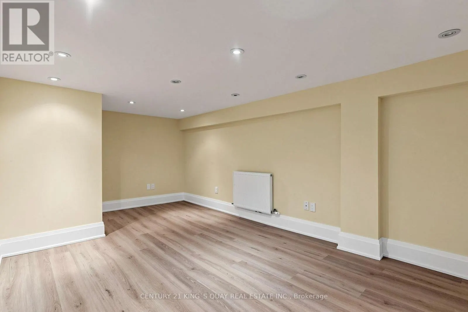 32 CRESTVIEW ROAD