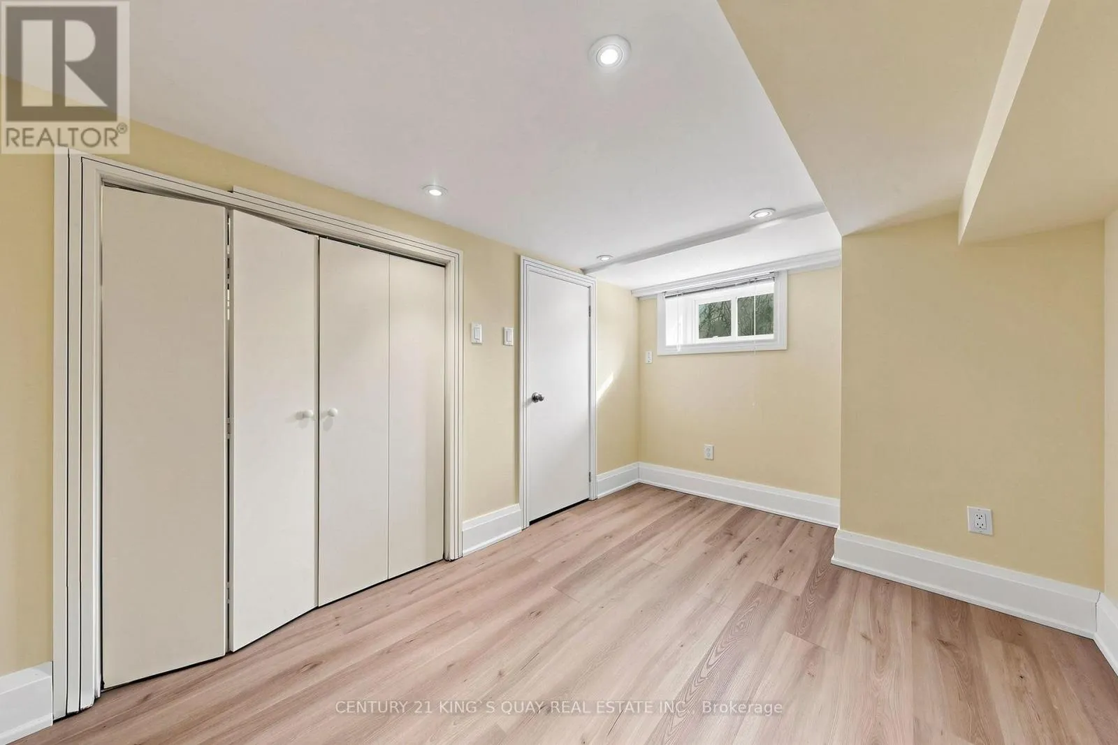 32 CRESTVIEW ROAD