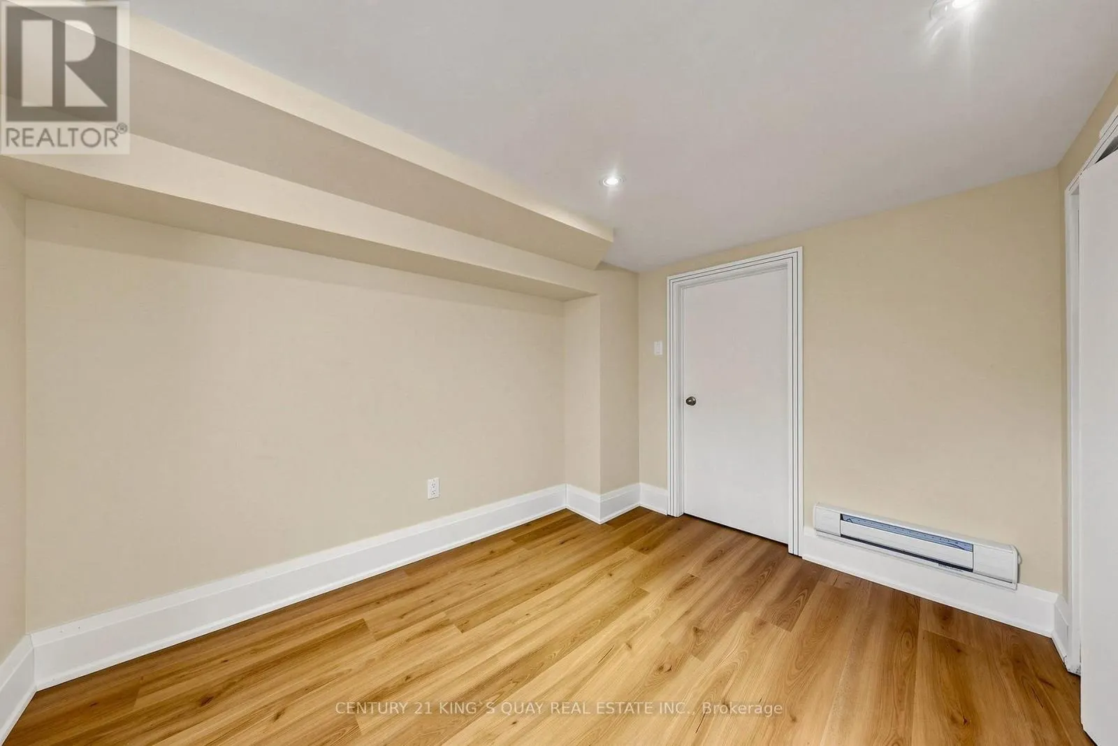 32 CRESTVIEW ROAD