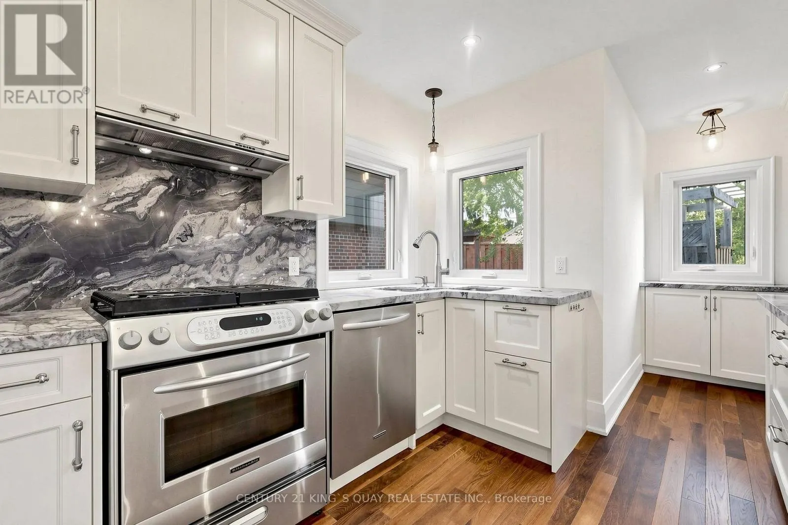 32 CRESTVIEW ROAD